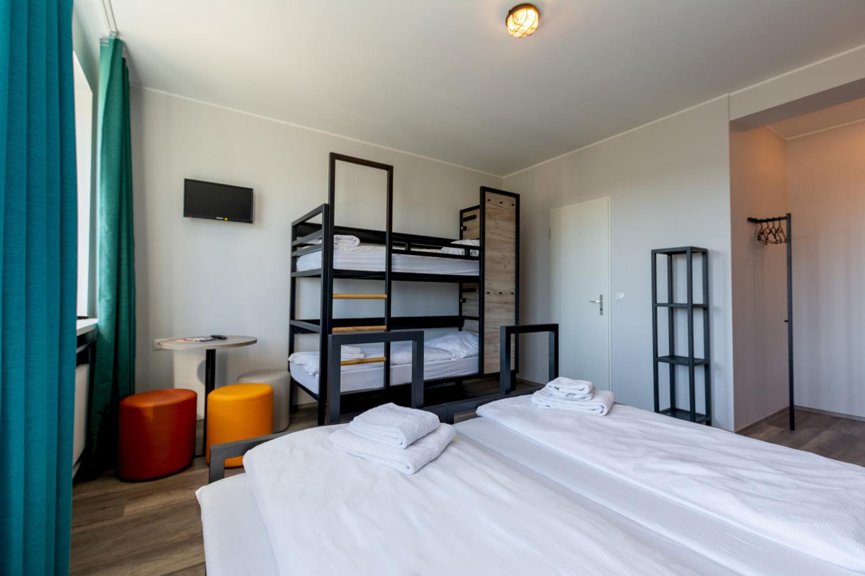 Quadruple Room - Photo 2