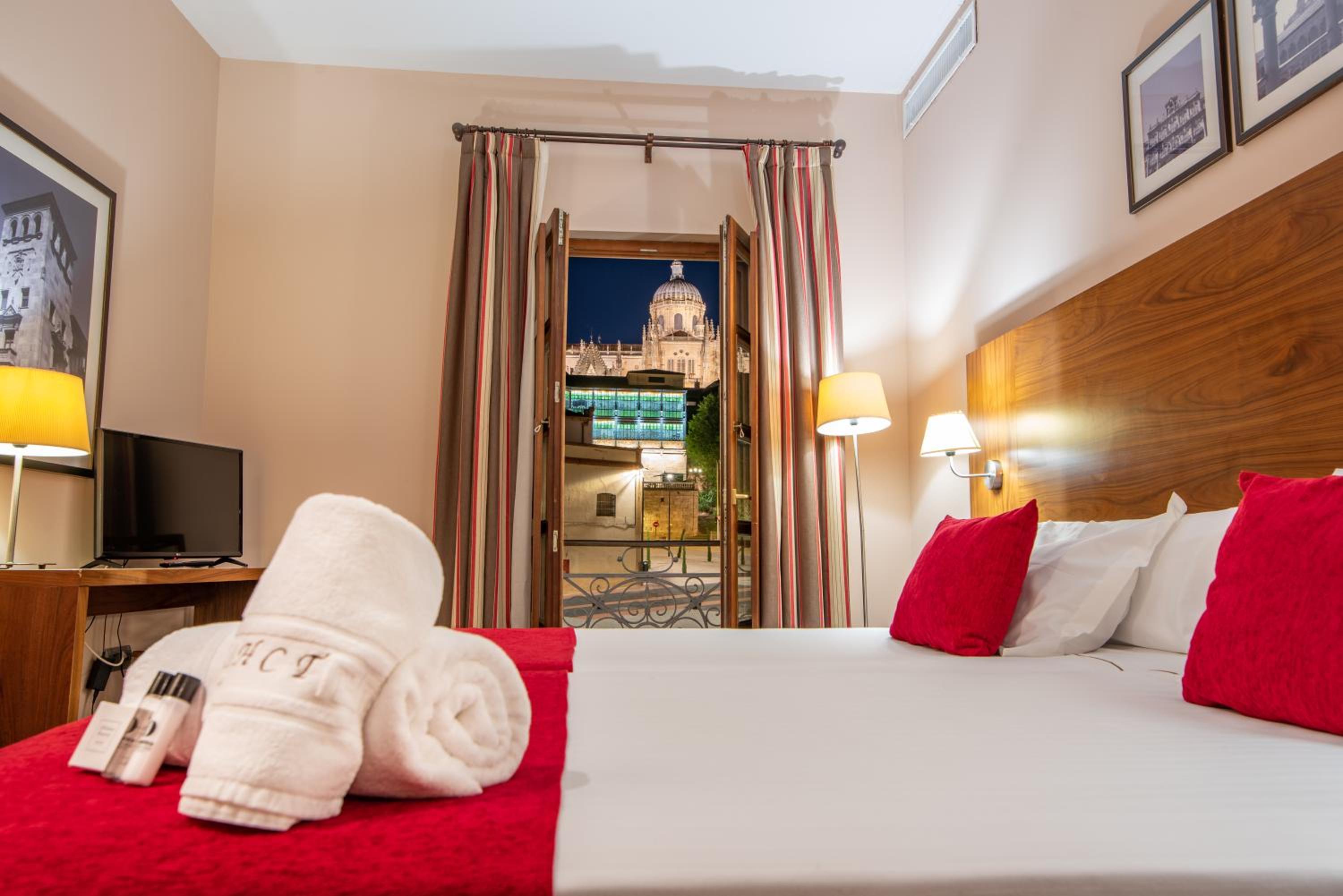 Double or Twin Room - Photo 17