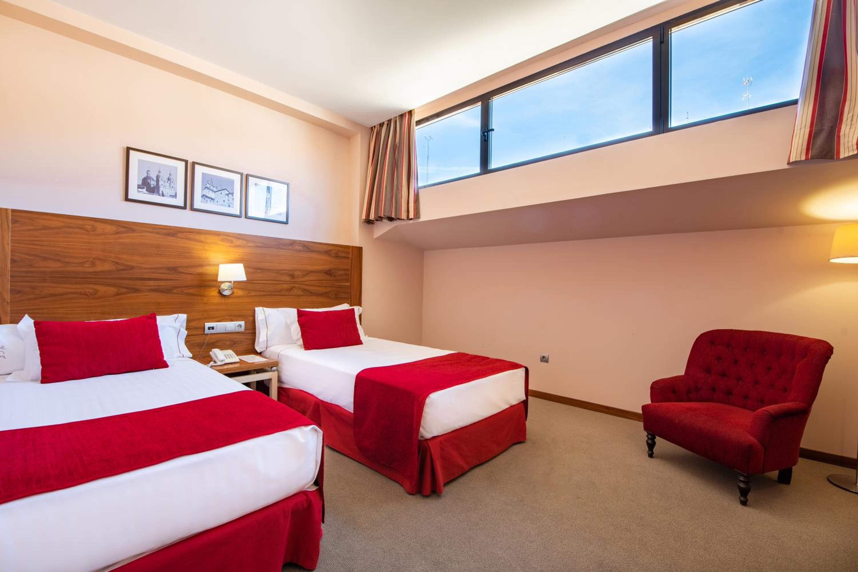 Double or Twin Room - Photo 23