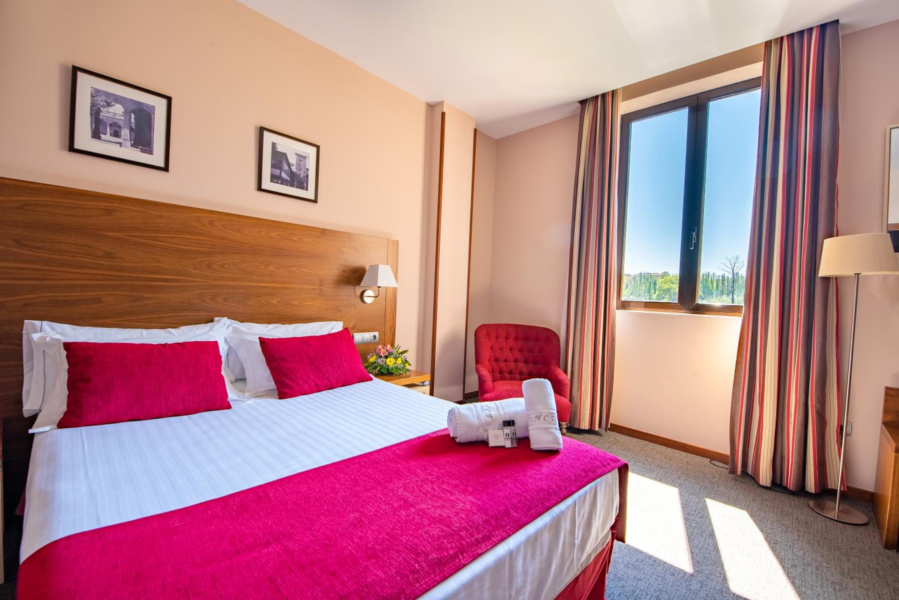 Double or Twin Room - Photo 16