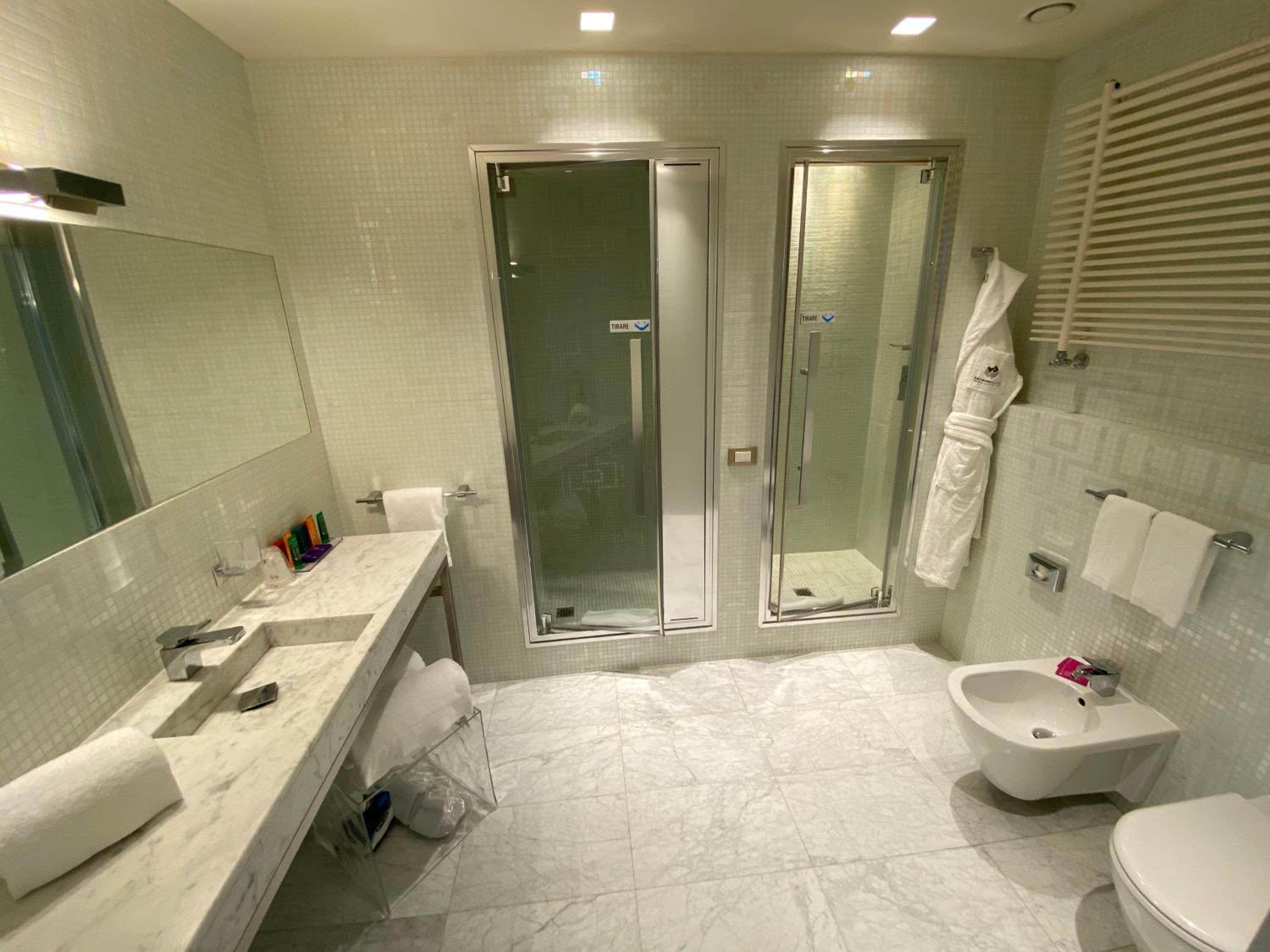 Executive Junior King Suite photo 3