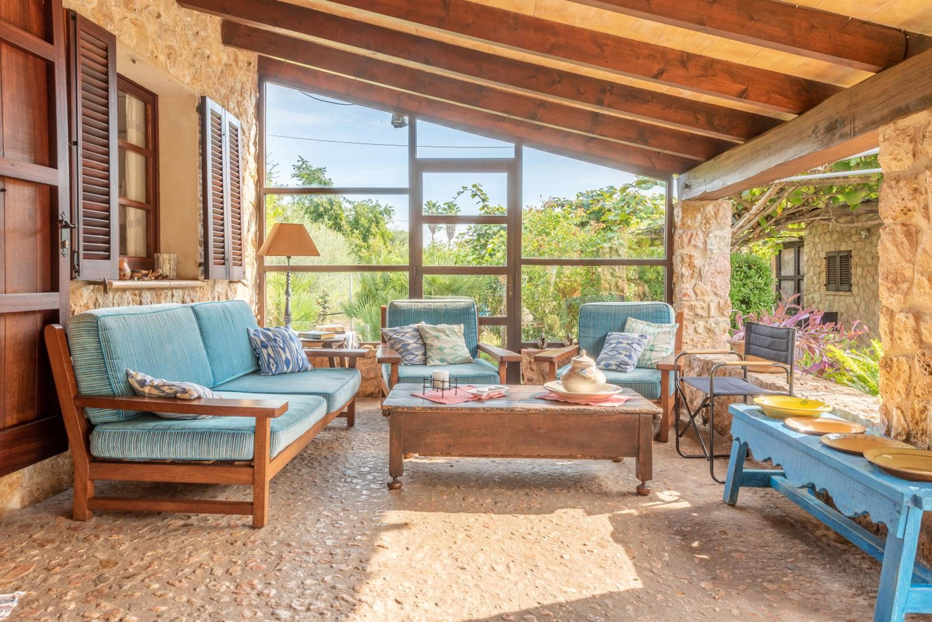 Villa photo 2