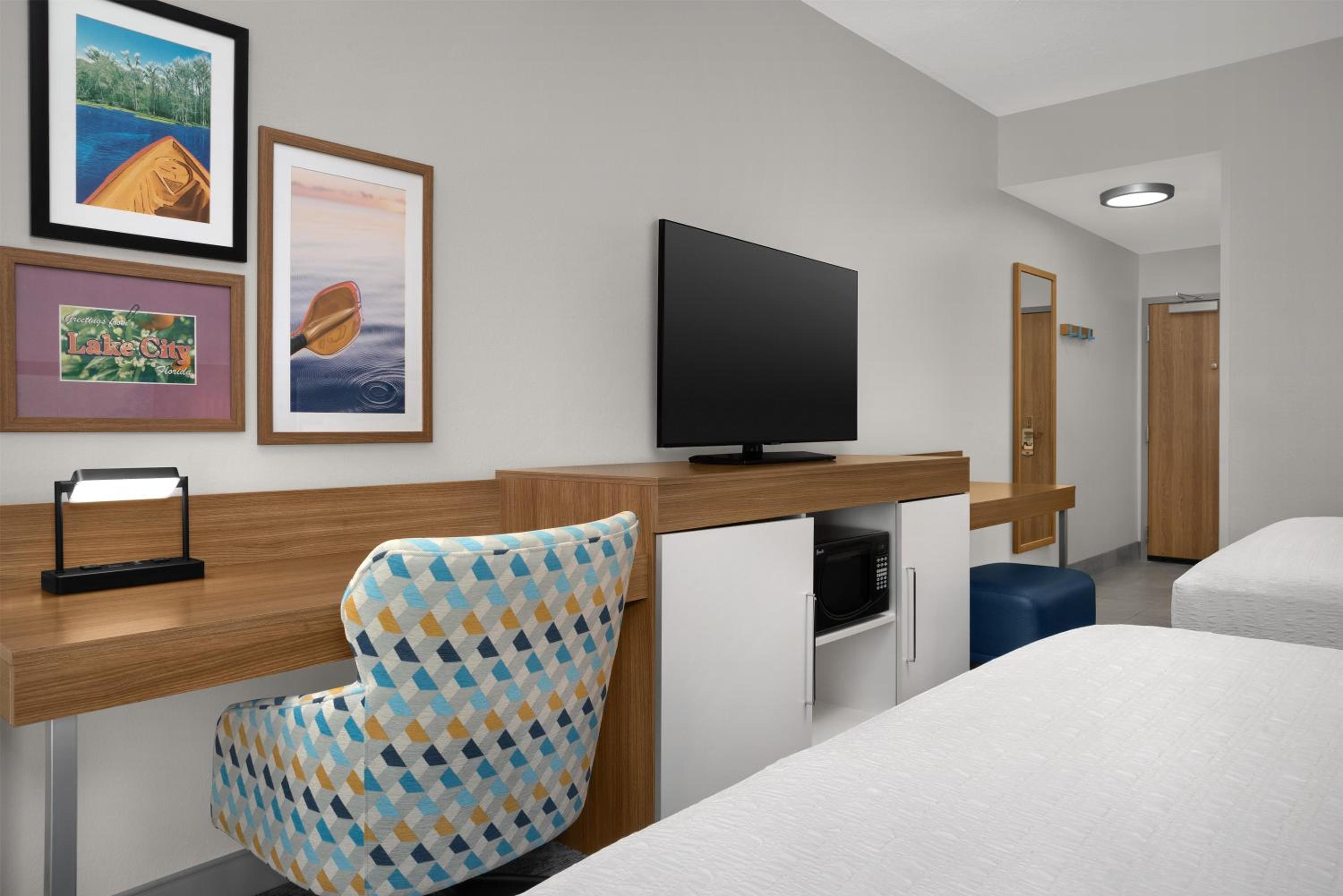 Room with Two Queen Beds - Non-Smoking