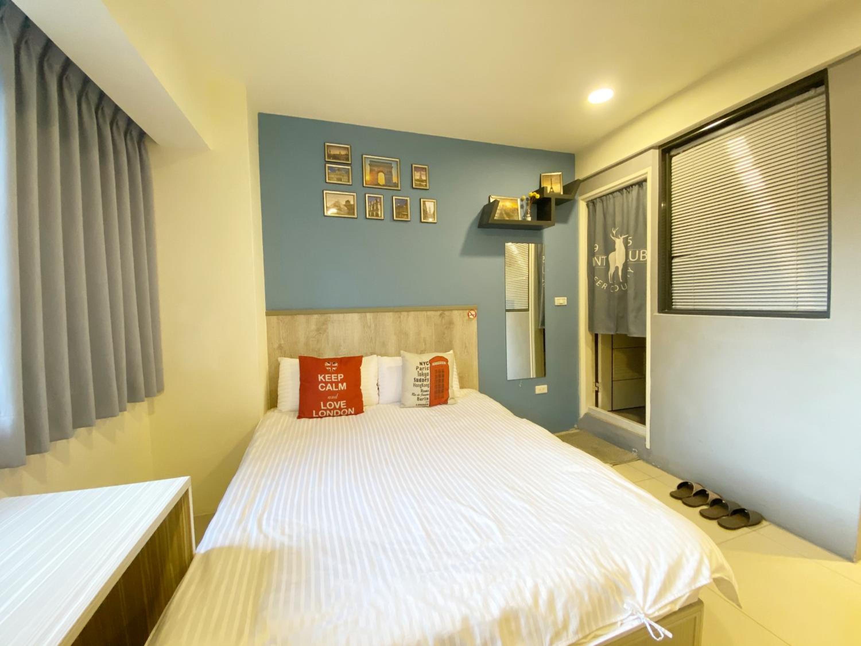 Deluxe Double Room with Shower - Photo 1
