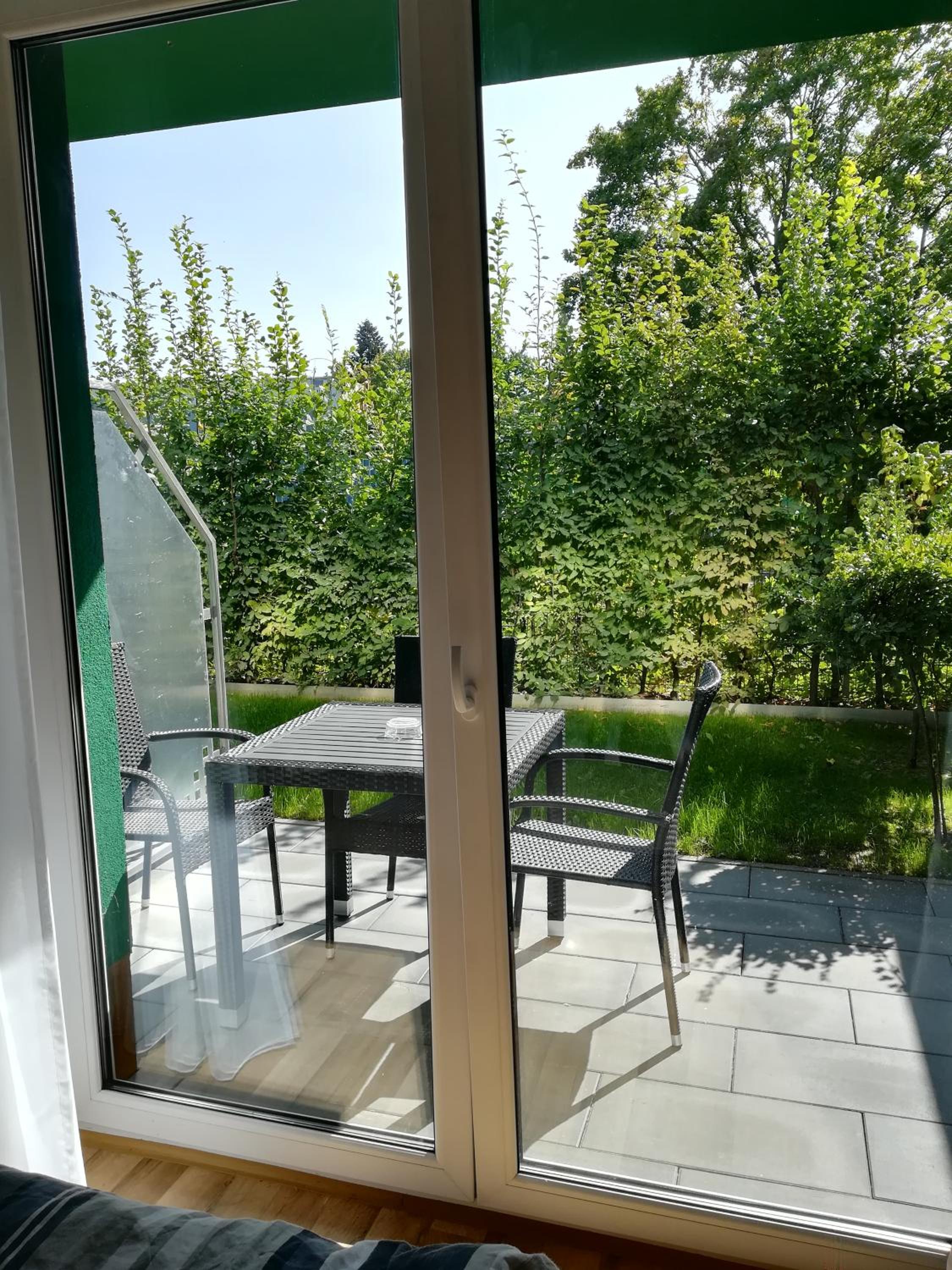 Family Room with Terrace photo 2