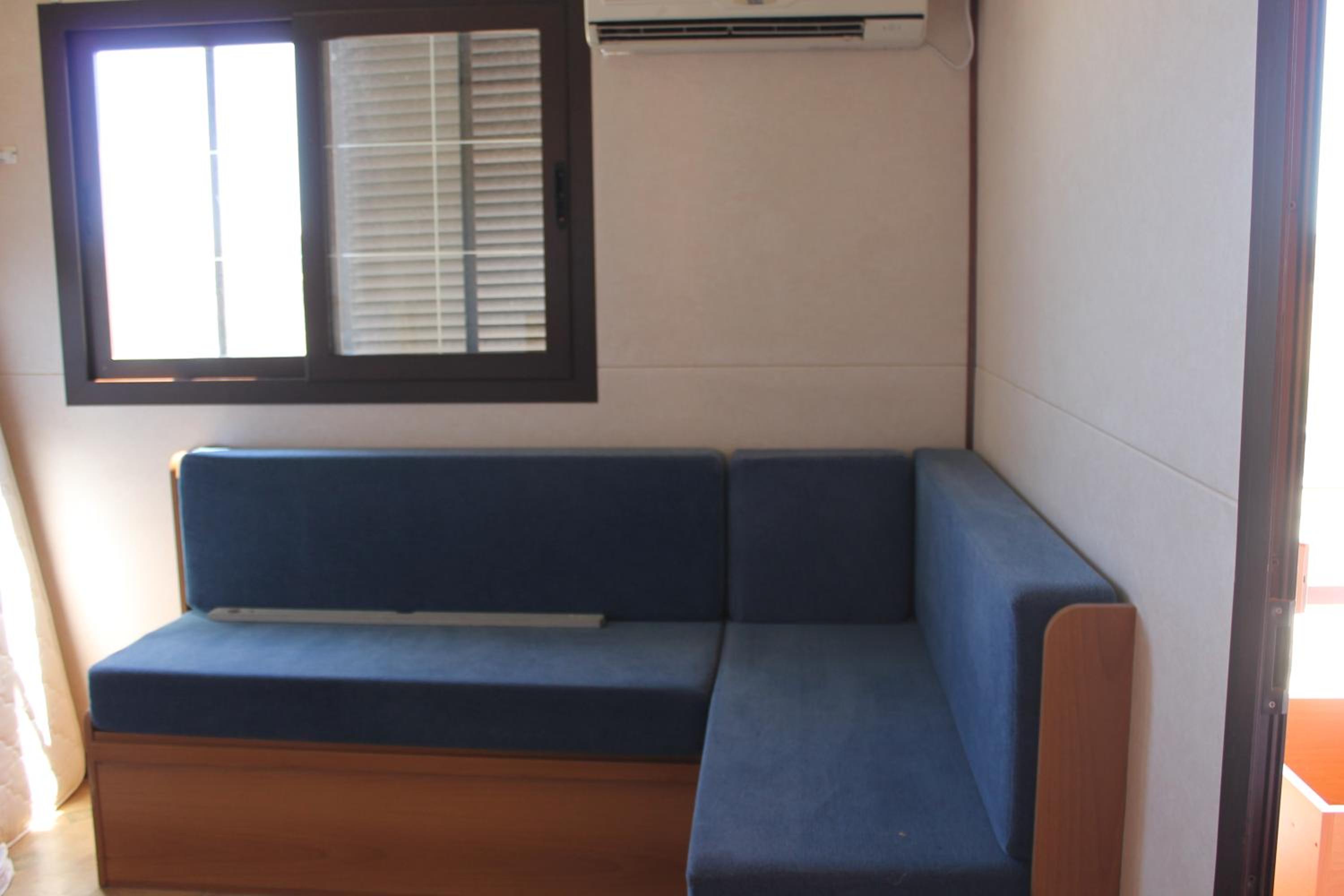 Mobile Home photo 2