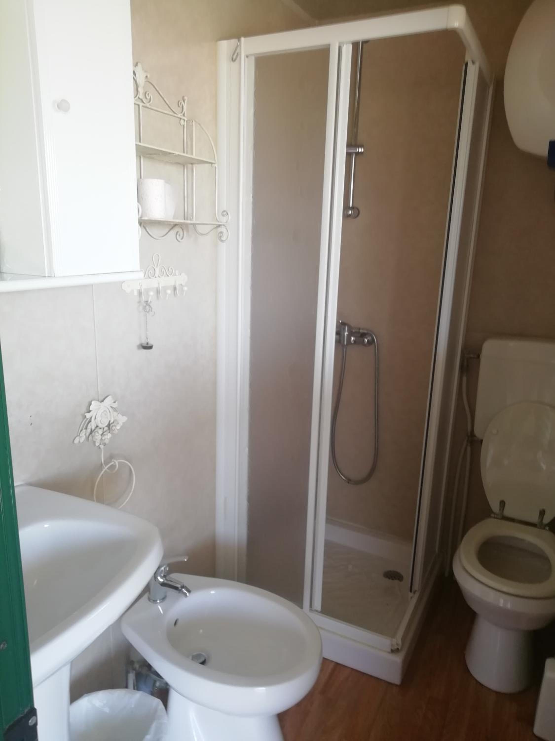 Mobile Home photo 3