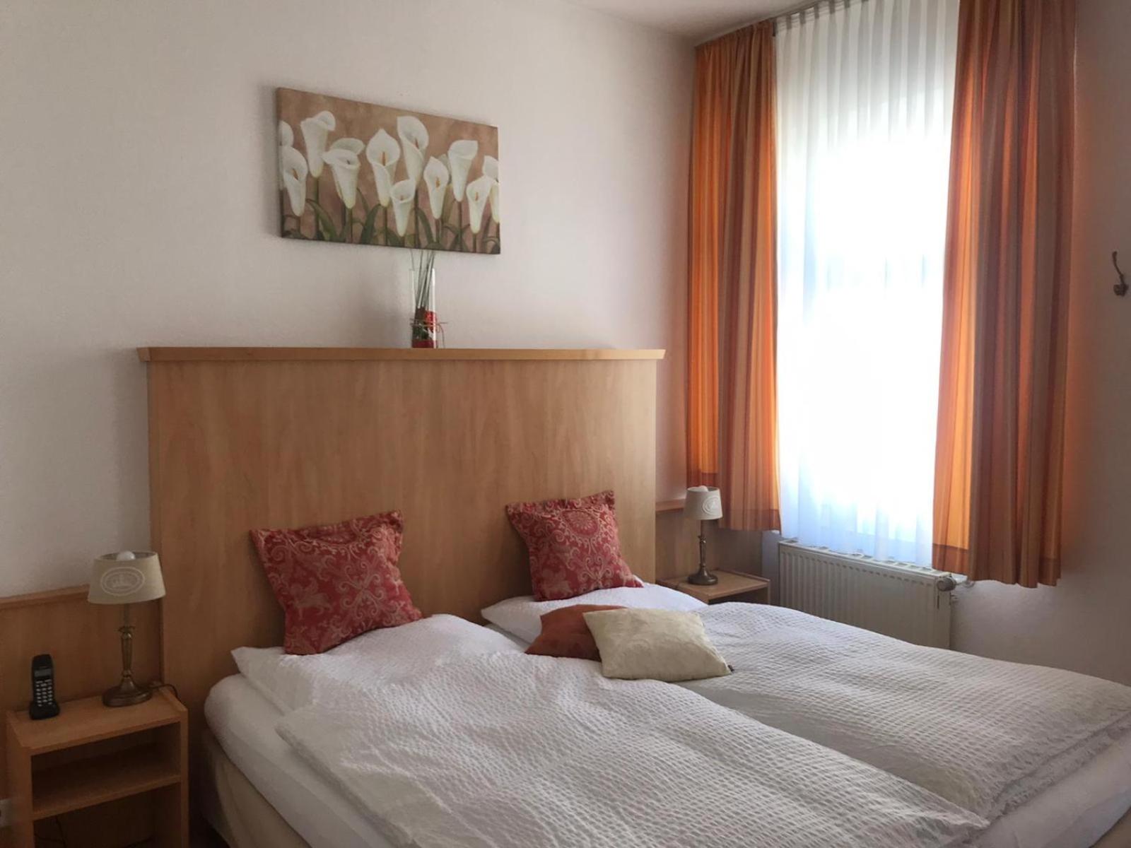 Standard Double Room - Photo 4