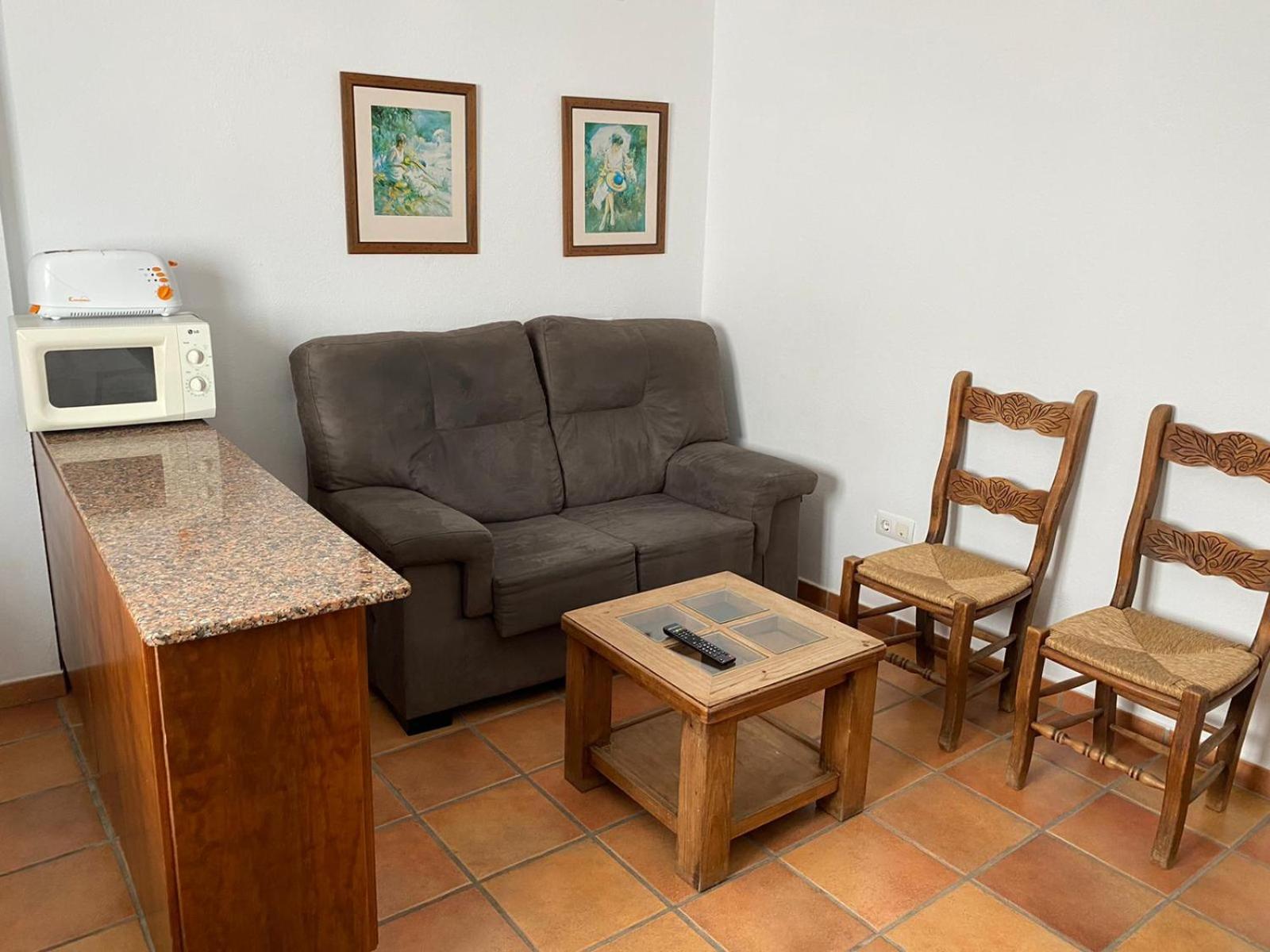 One-Bedroom Apartment - Photo 9