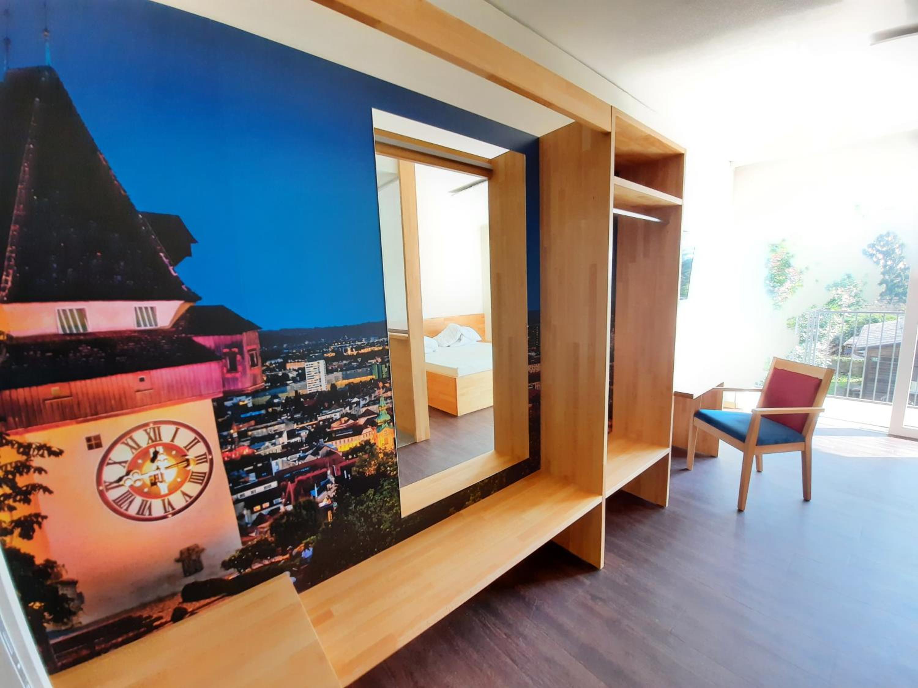 Deluxe Double Room with Balcony - Photo 3