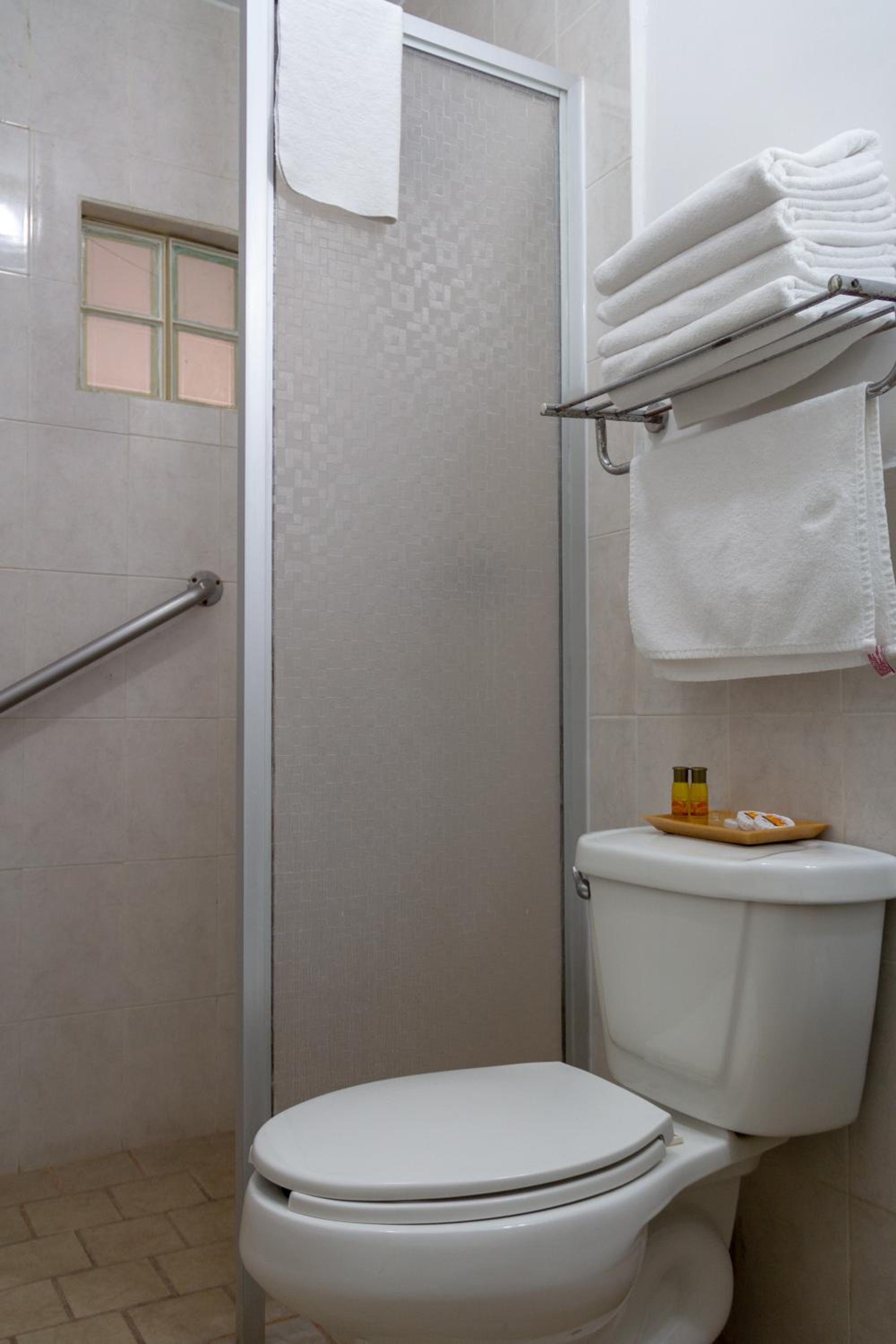 Double Room - Photo 8
