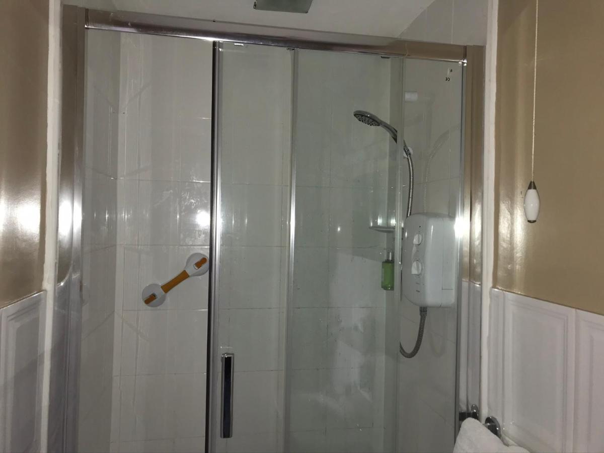 Deluxe Double Room with Shower photo 3