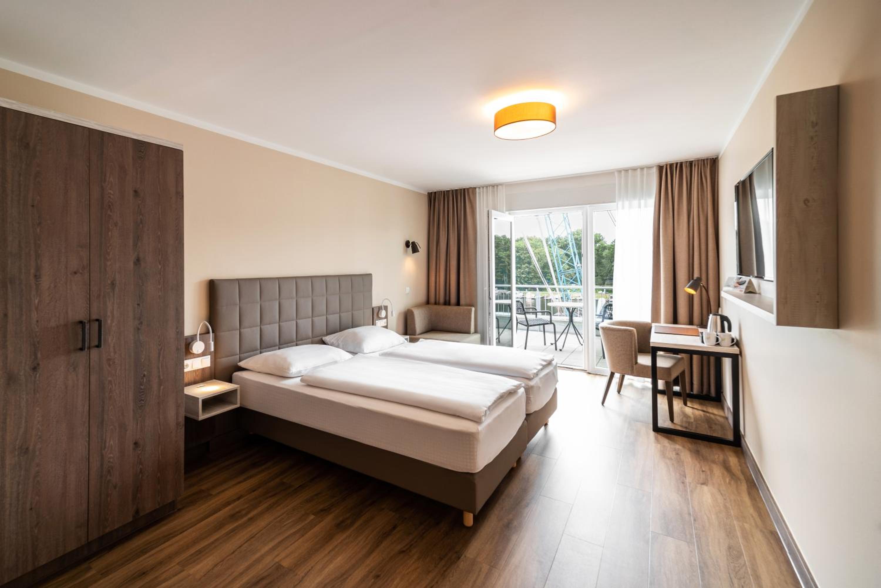 Deluxe Double Room with Balcony photo 1