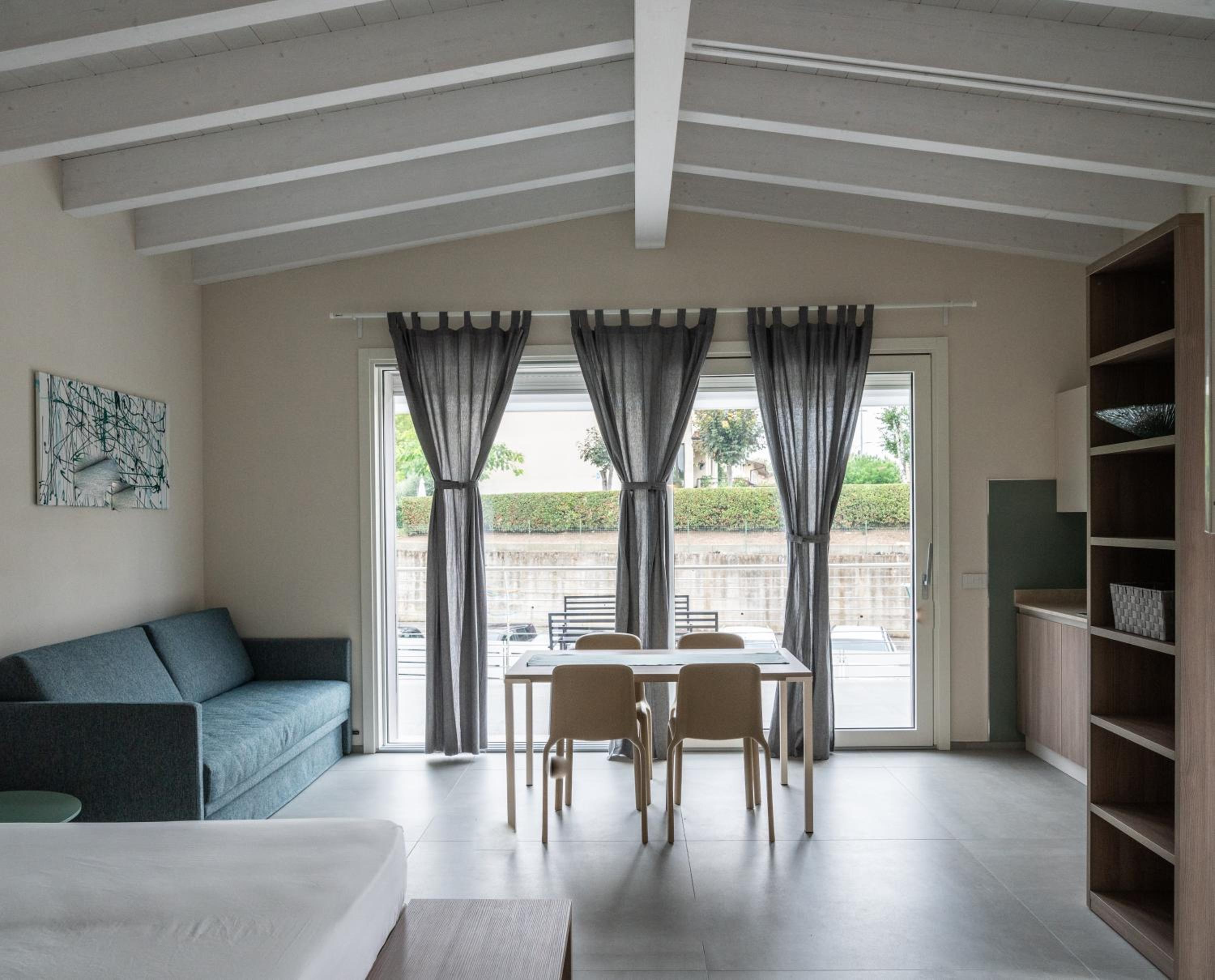 Family Room with Garden View photo 2