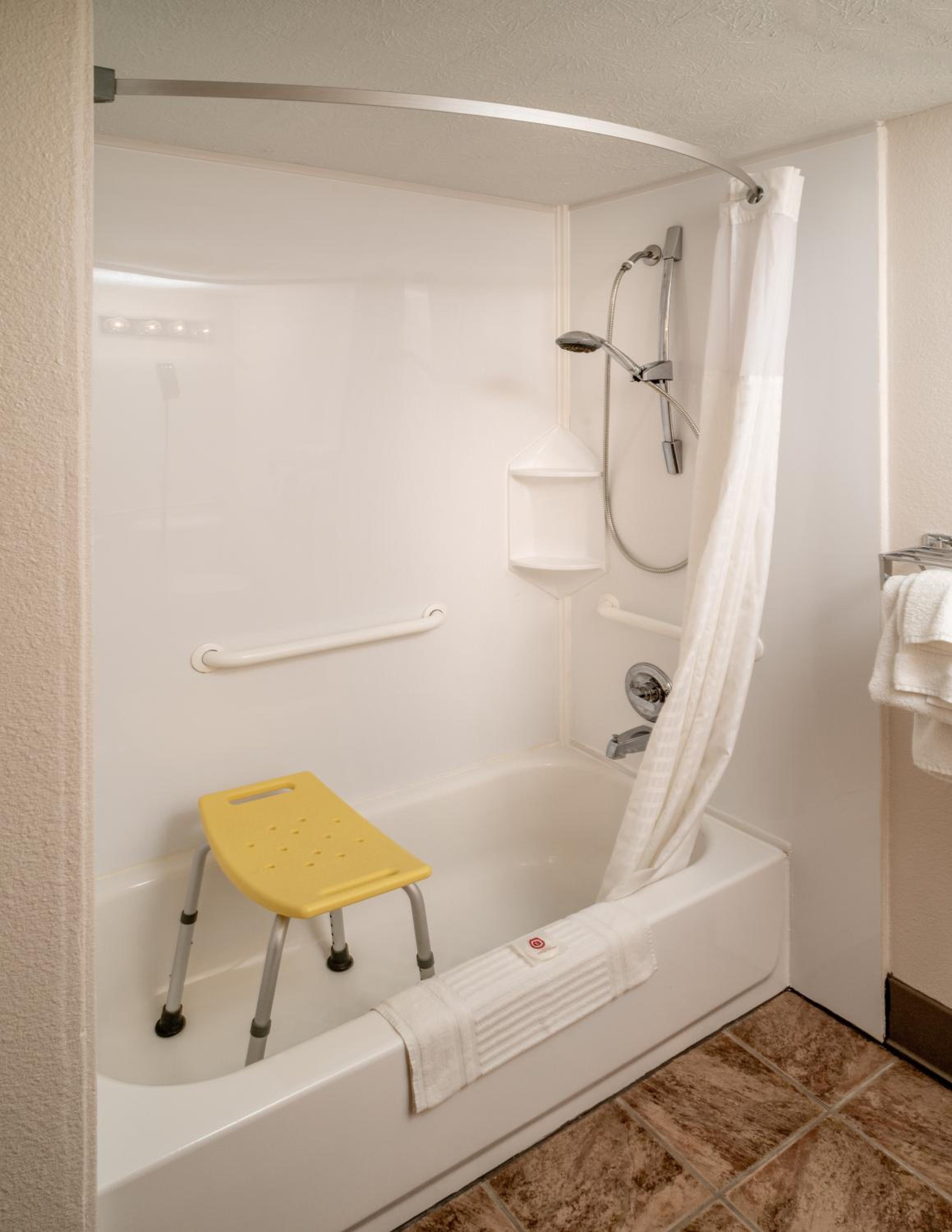 King Room - Accessible/Non-Smoking - Photo 11