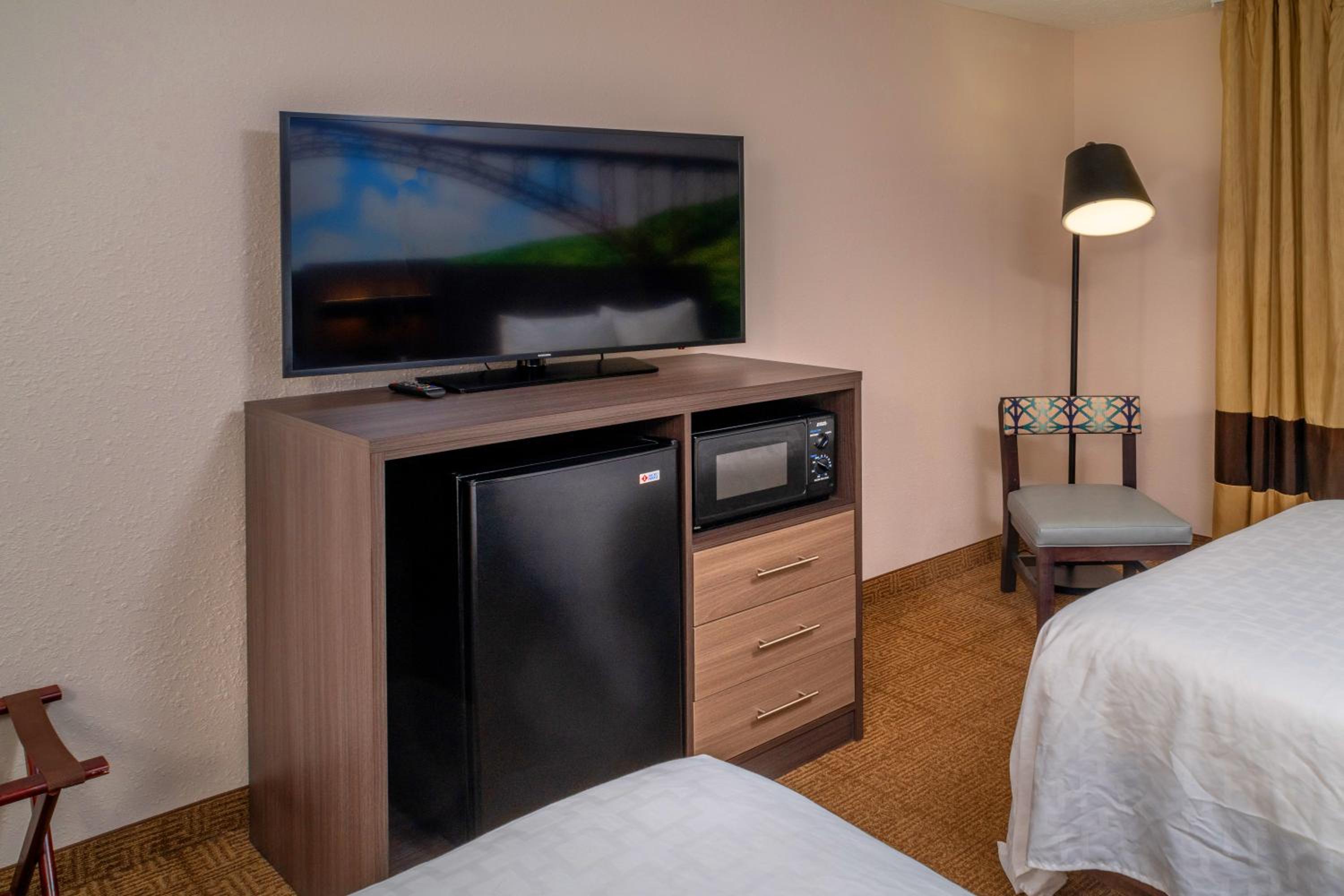 Double Room with Two Double Beds - Non-Smoking/Pet Friendly - Photo 10
