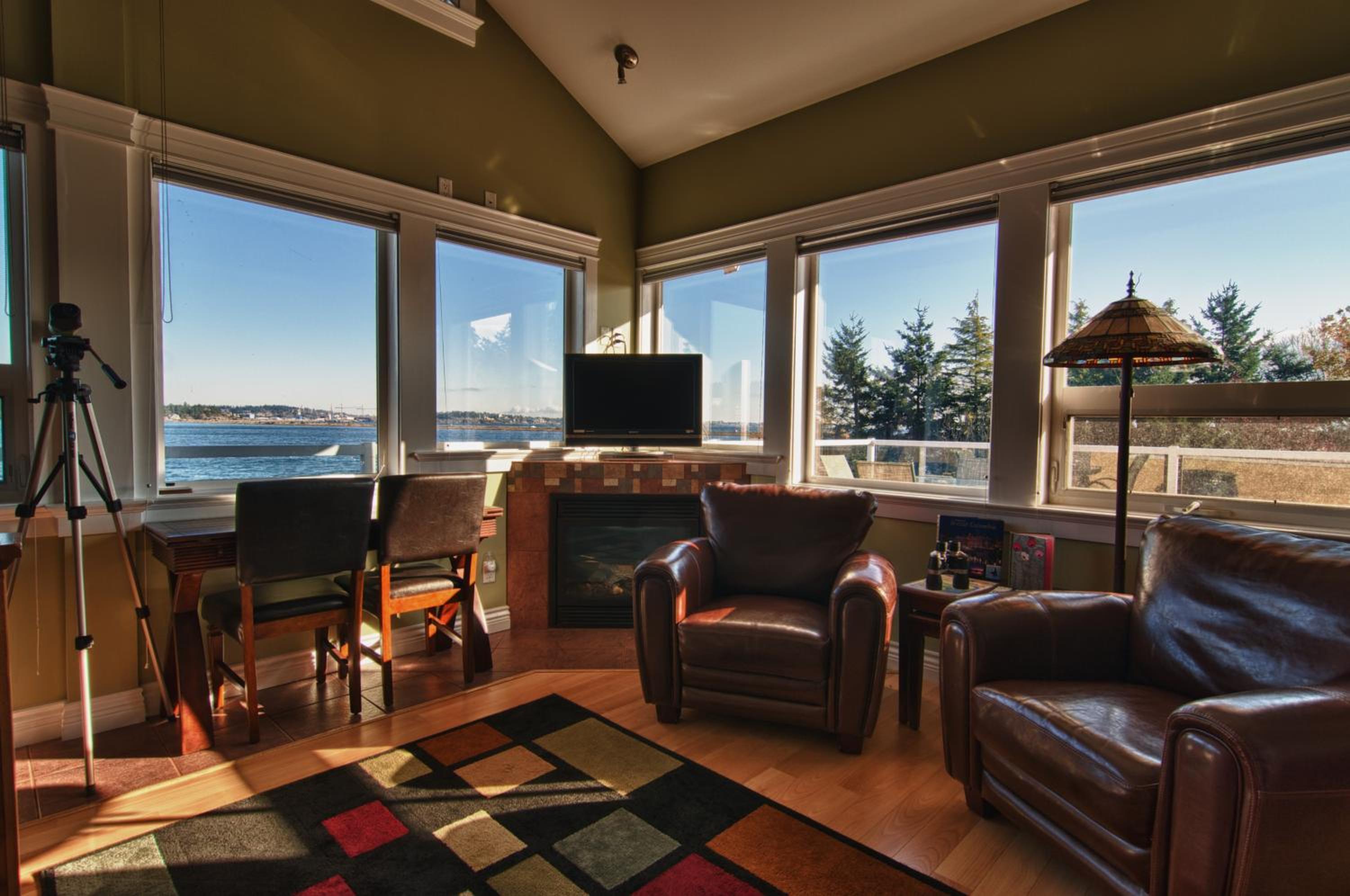 Honeymoon Ocean Lagoon Condo Suite photo 2