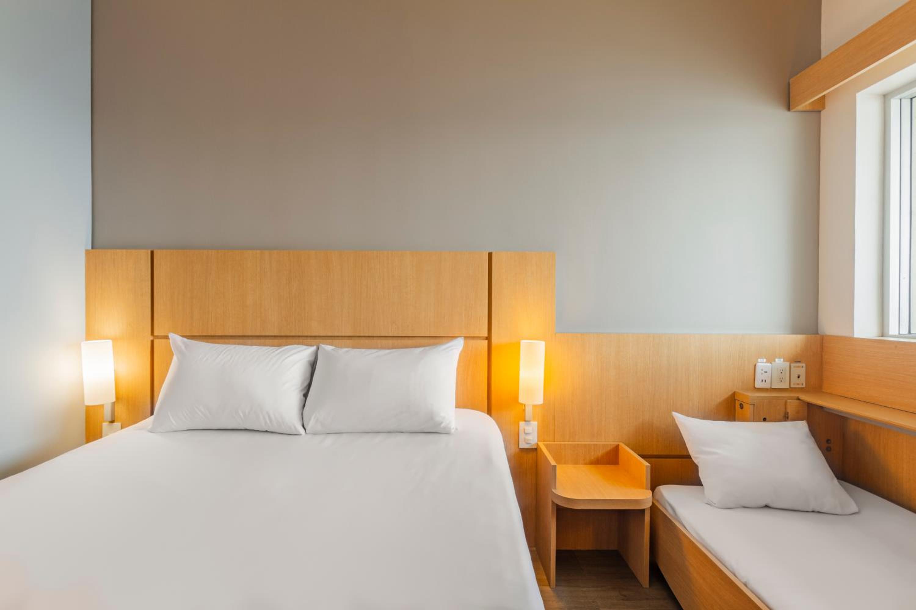 Standard room with One Double and One Single bed Ocean View photo 1