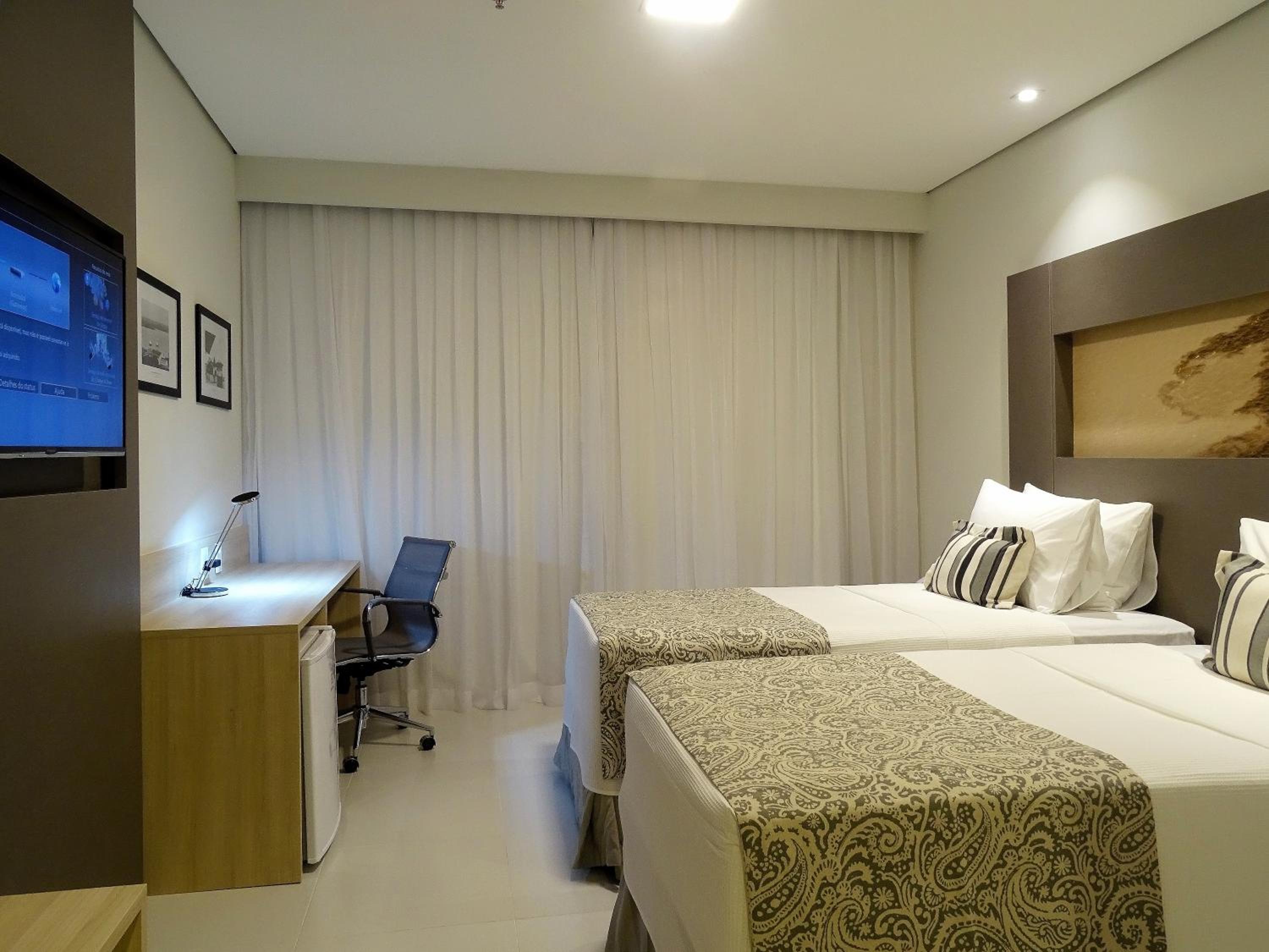 Luxury Twin Room - Non-Smoking, photo 7