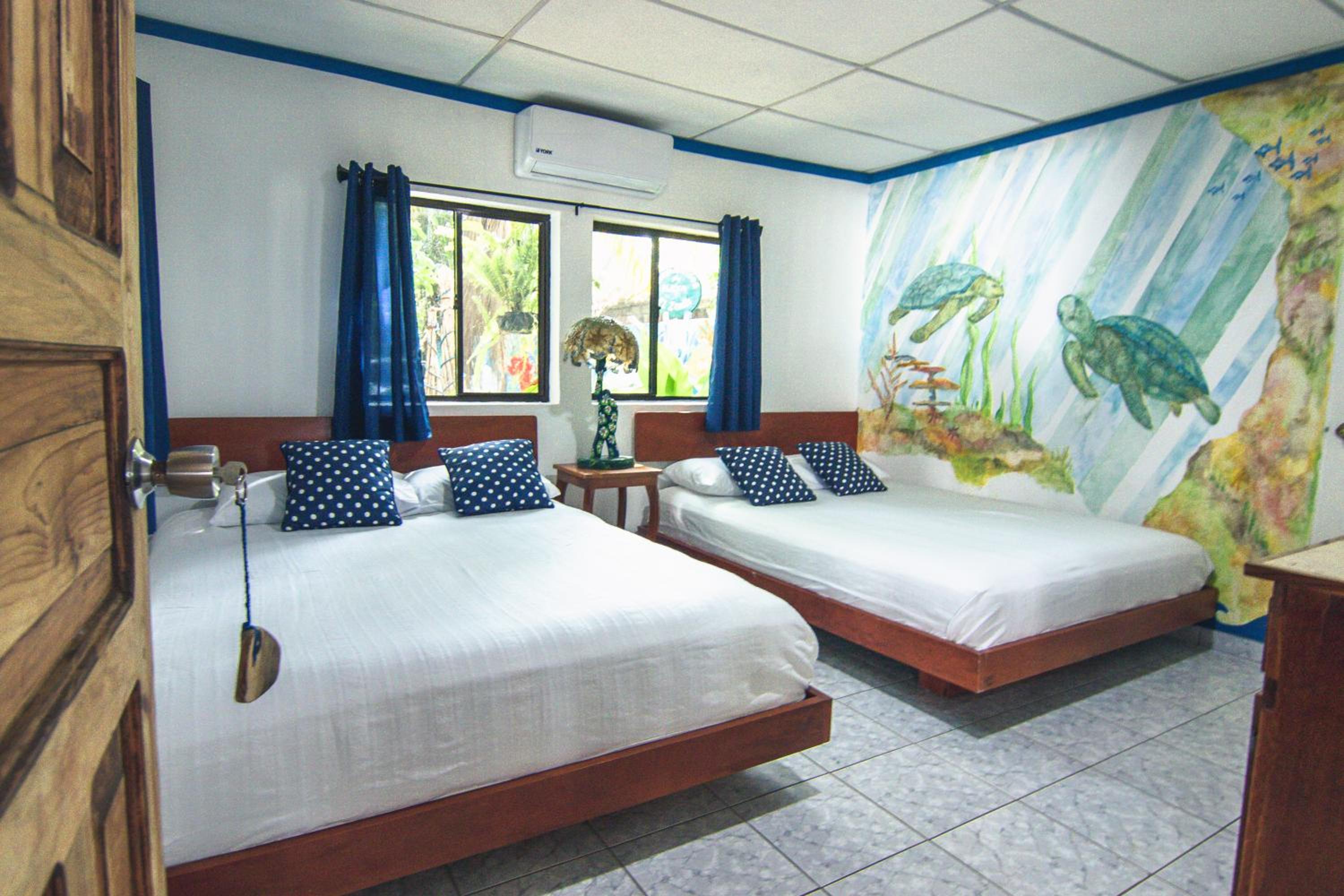 Standard Queen Room with Two Queen Beds photo 3