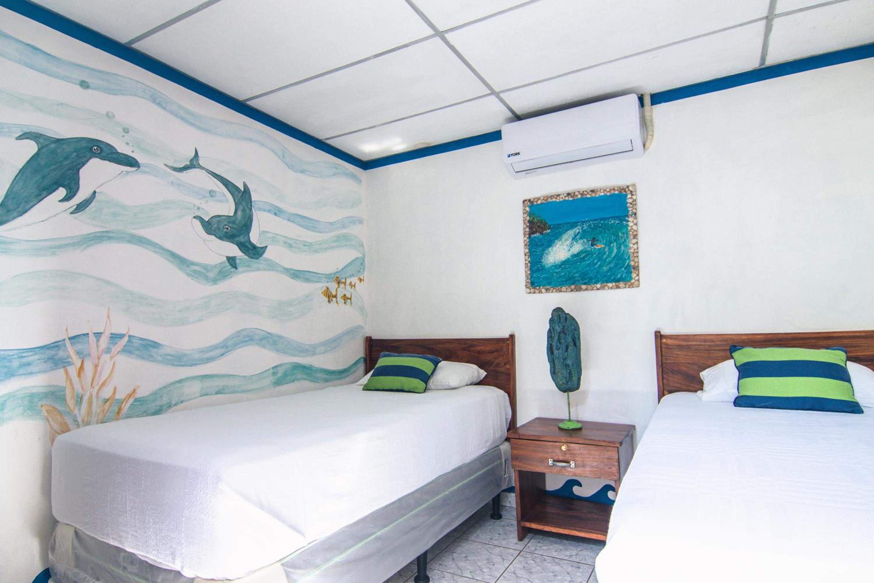 Standard Twin Room with Shared Bathroom photo 3