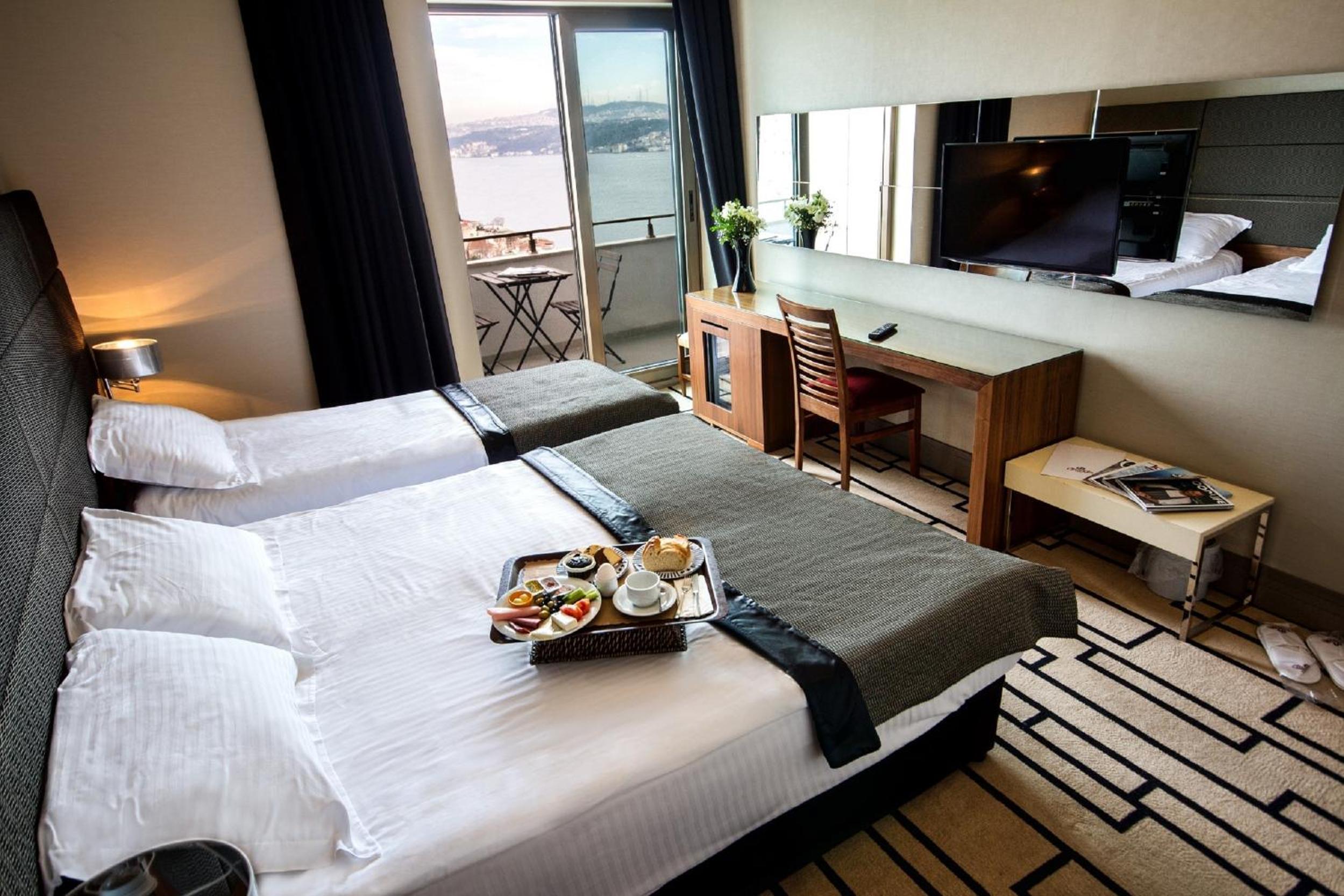 Deluxe Bosphorus Triple Balcony Room