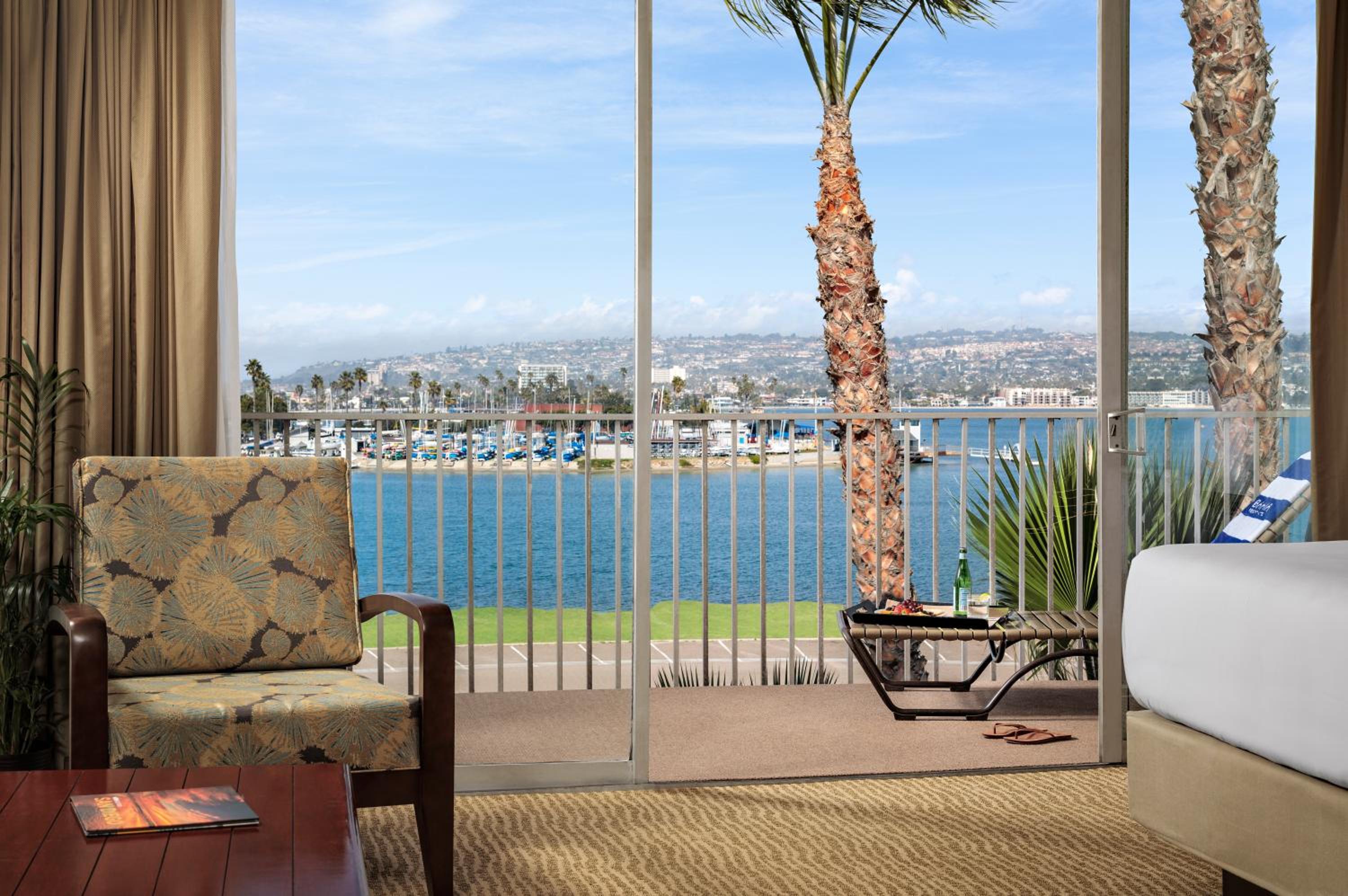 Bay Junior Suite 2 Queens