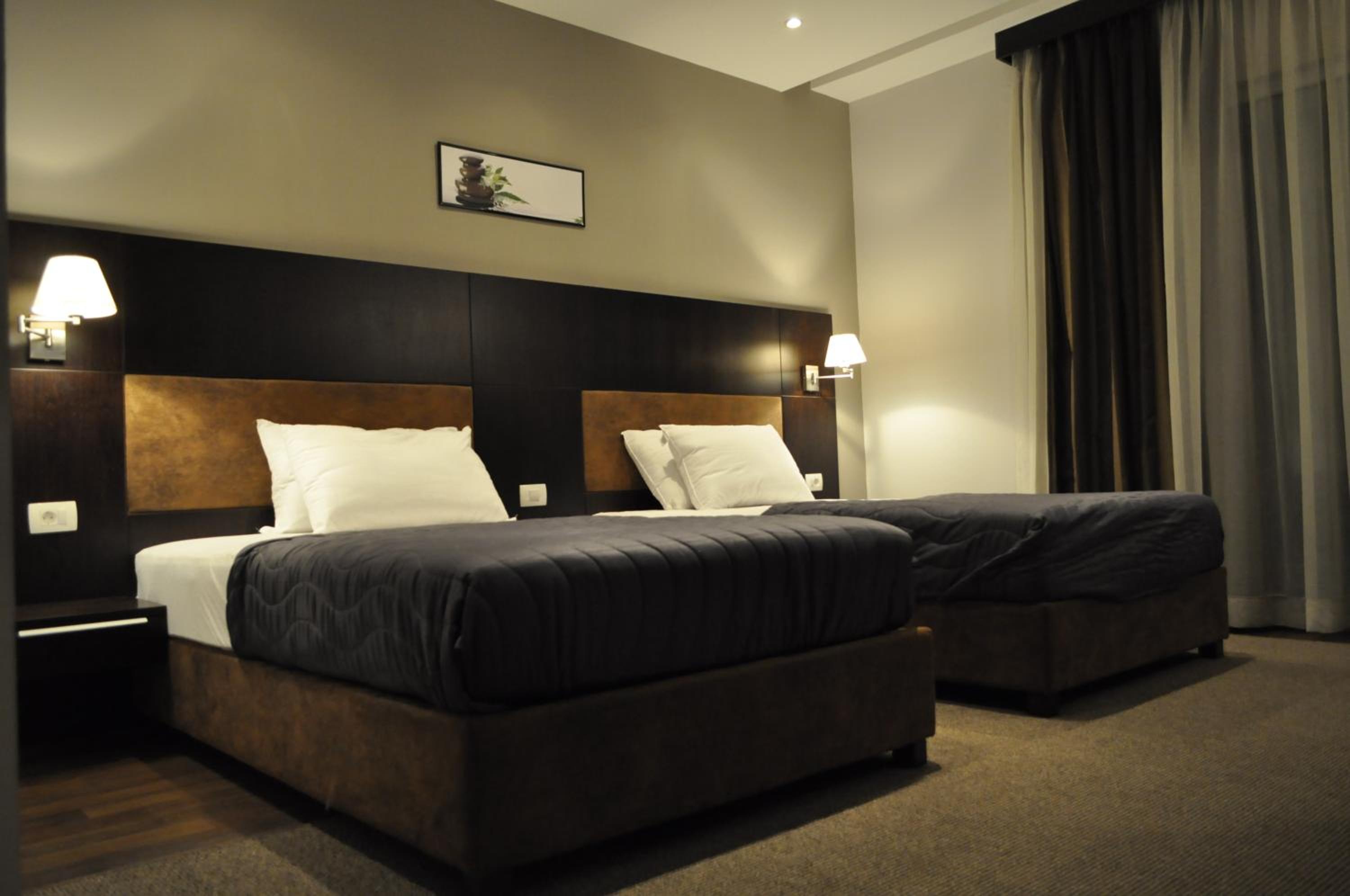 Twin Room - Photo 5