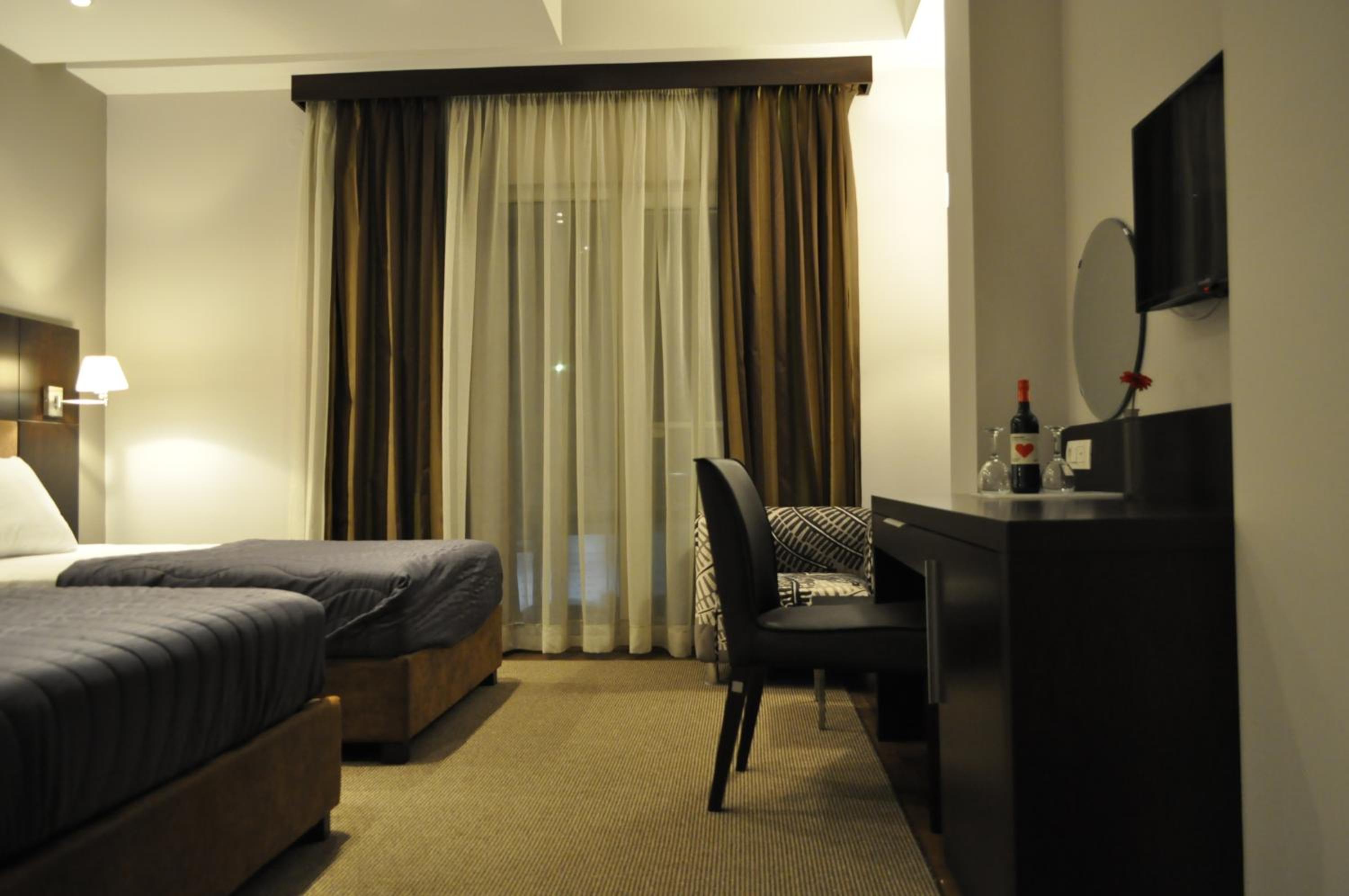 Twin Room - Photo 7
