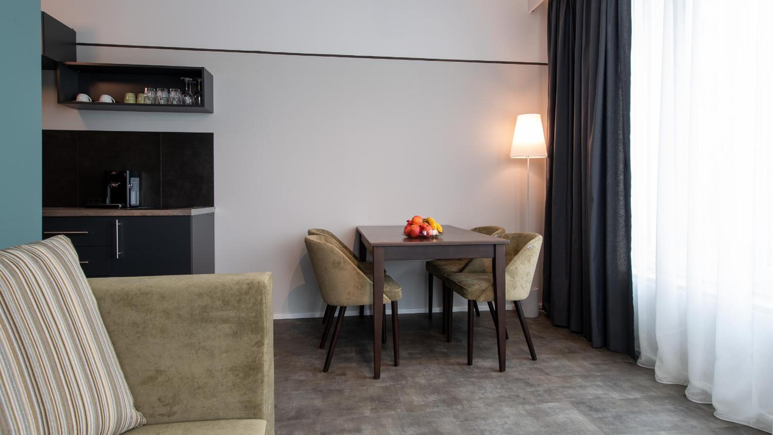 Suite with River View - Photo 13