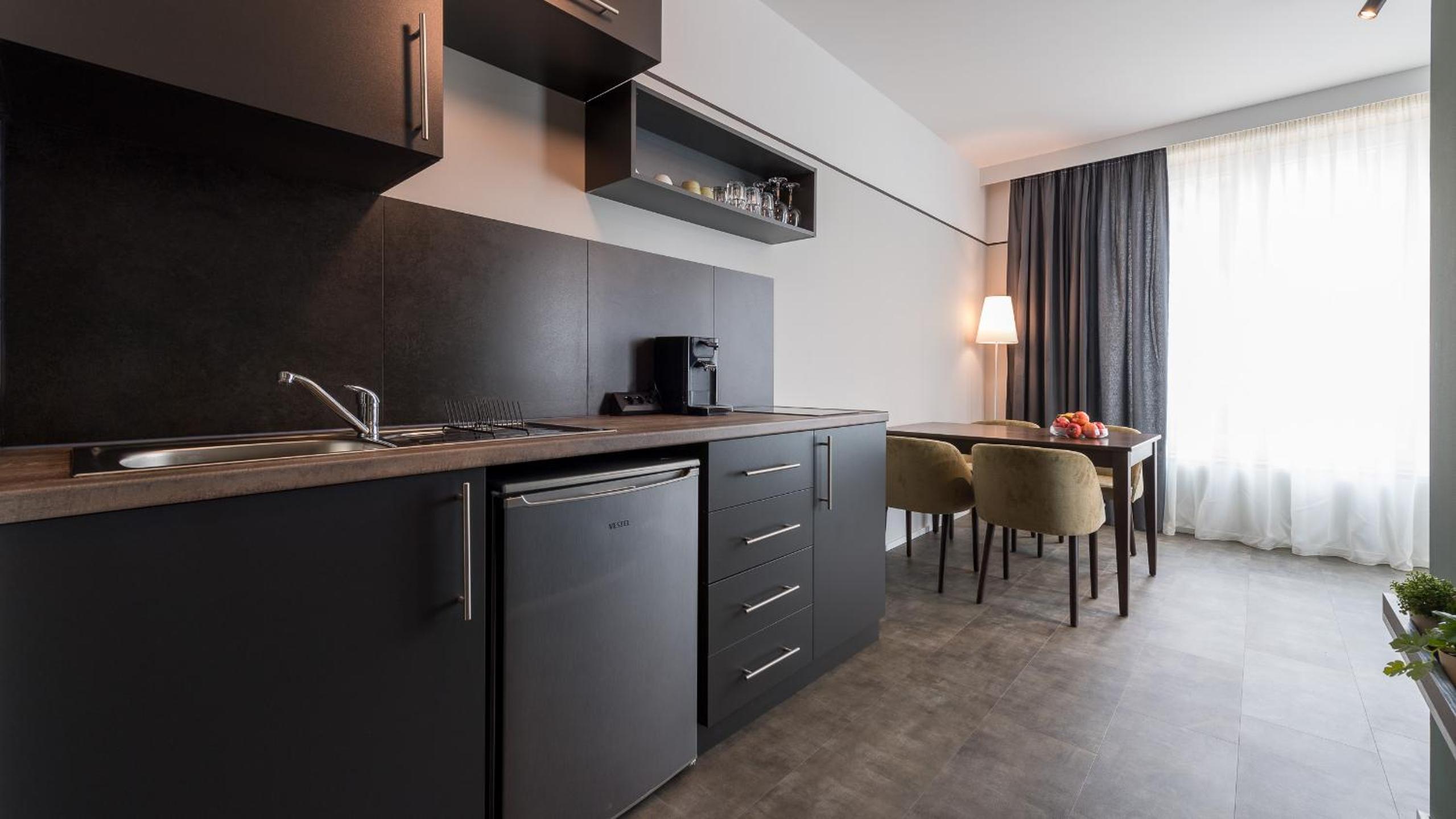 Suite with River View - Photo 14