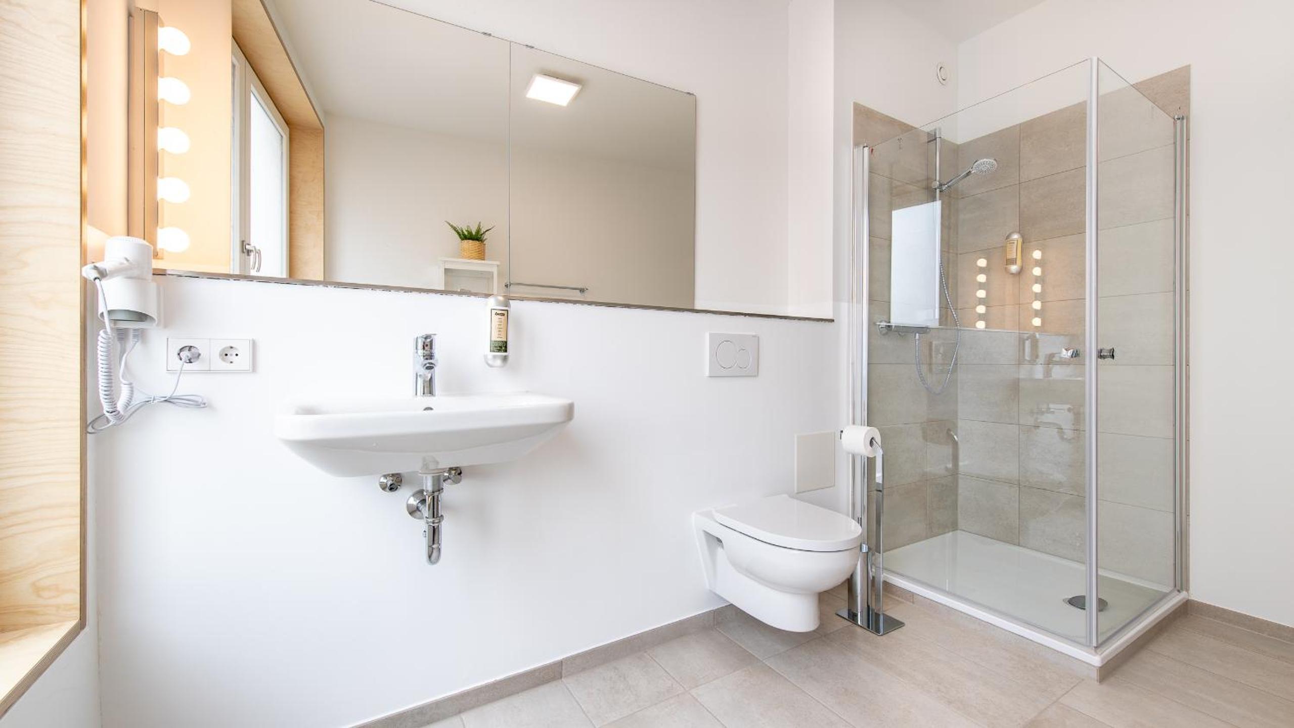 Suite with River View - Photo 10