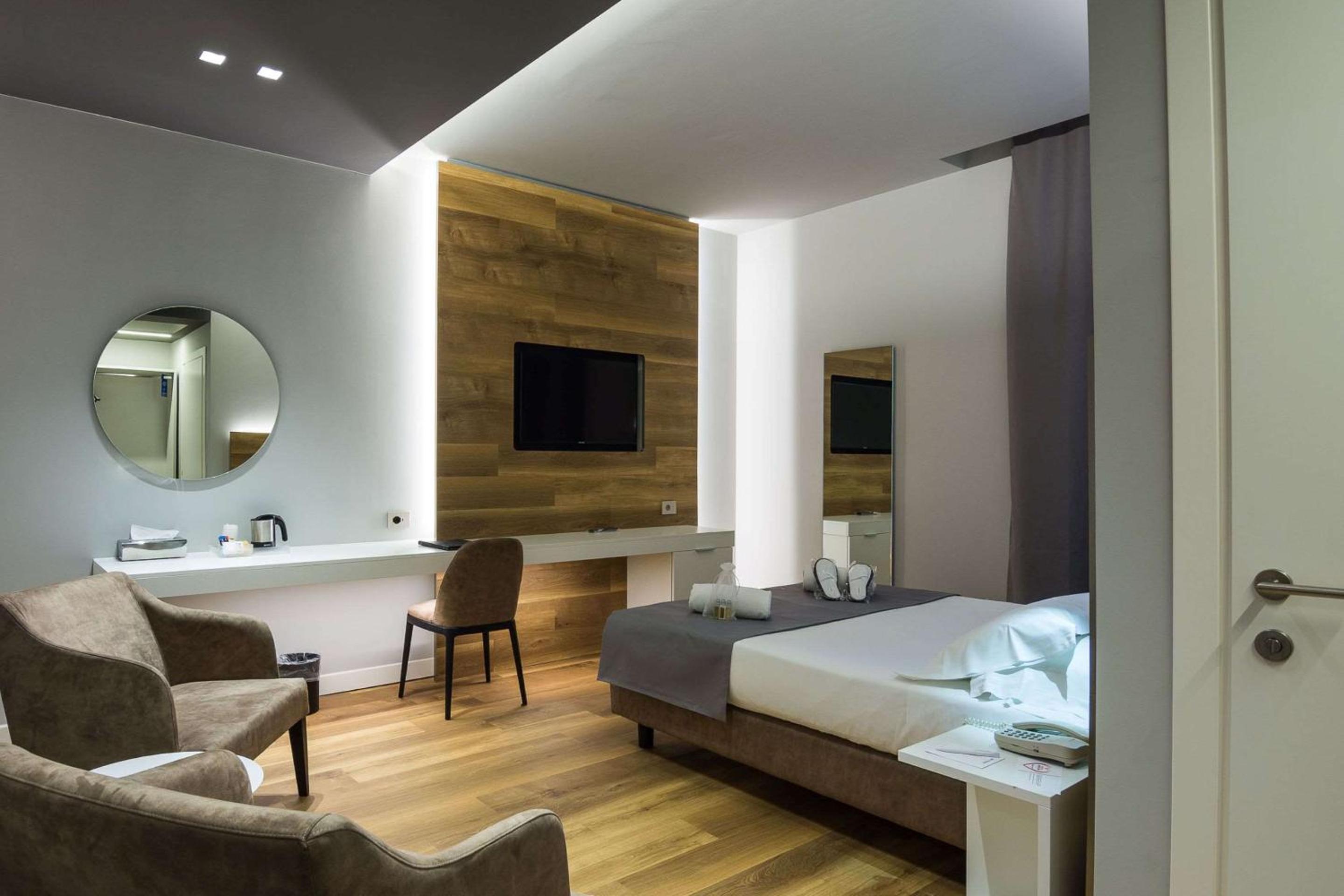 Executive Queen Room - Photo 1