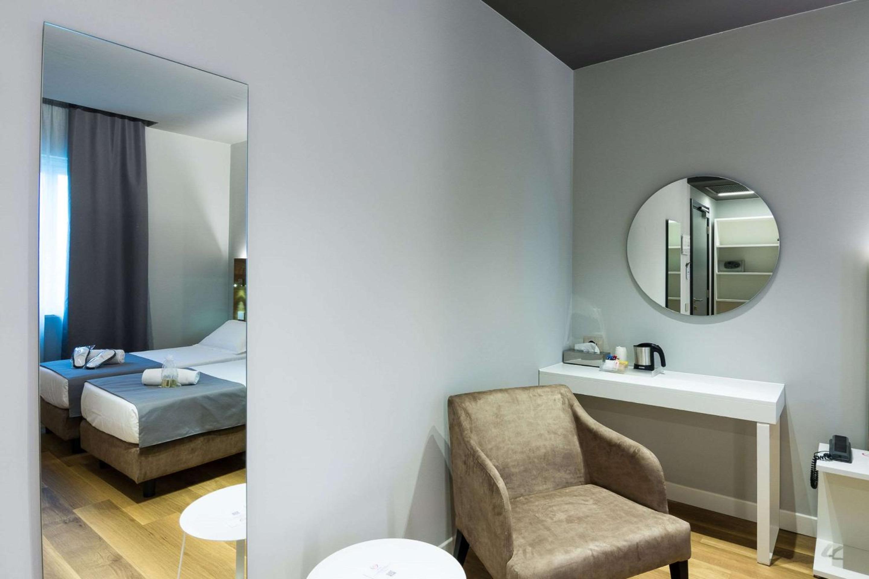 Executive Queen Room - Photo 5