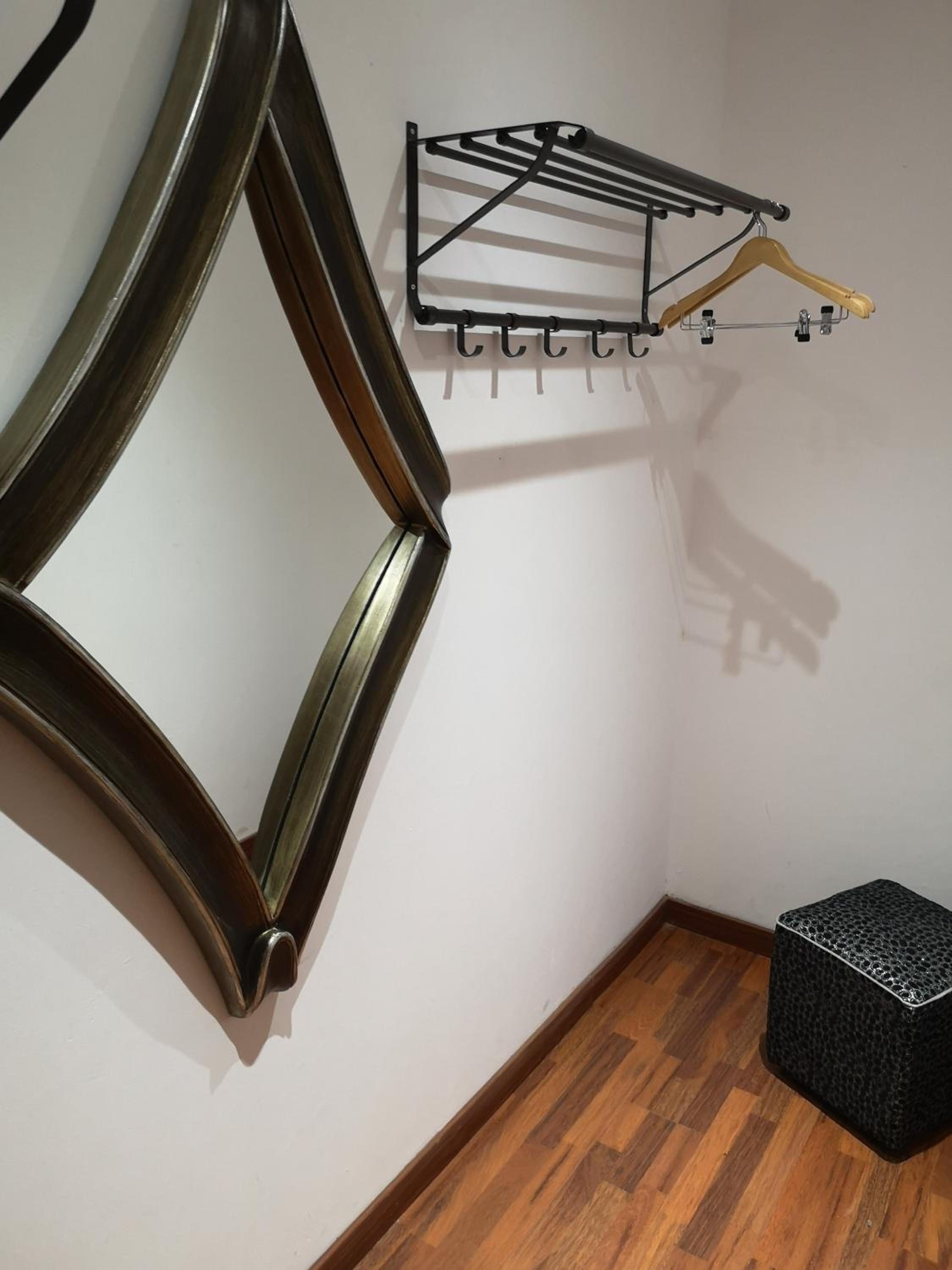 Deluxe Double Room with Balcony - Photo 11