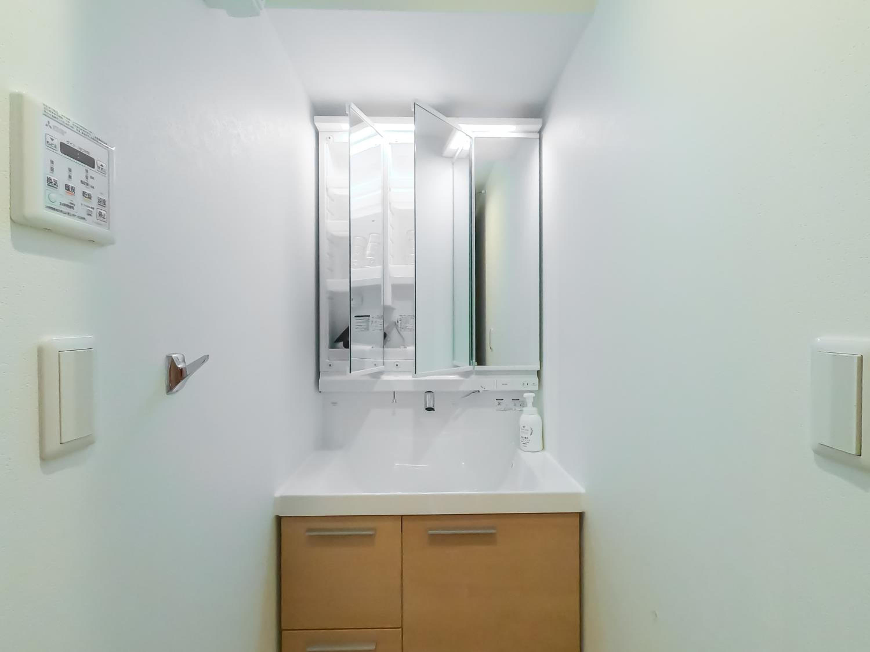 Two-Bedroom Apartment thumbnail 6