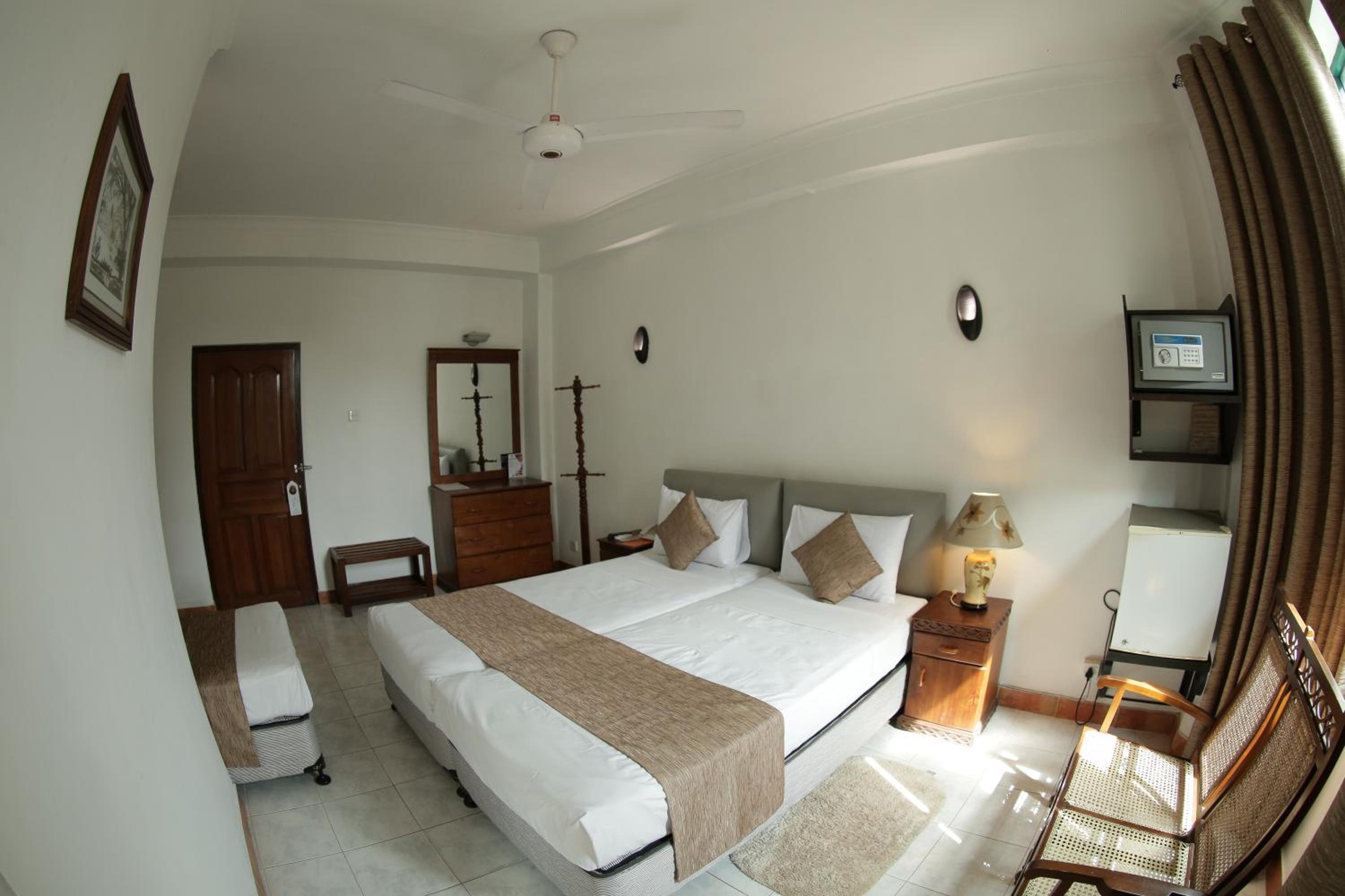 Deluxe Triple Room
