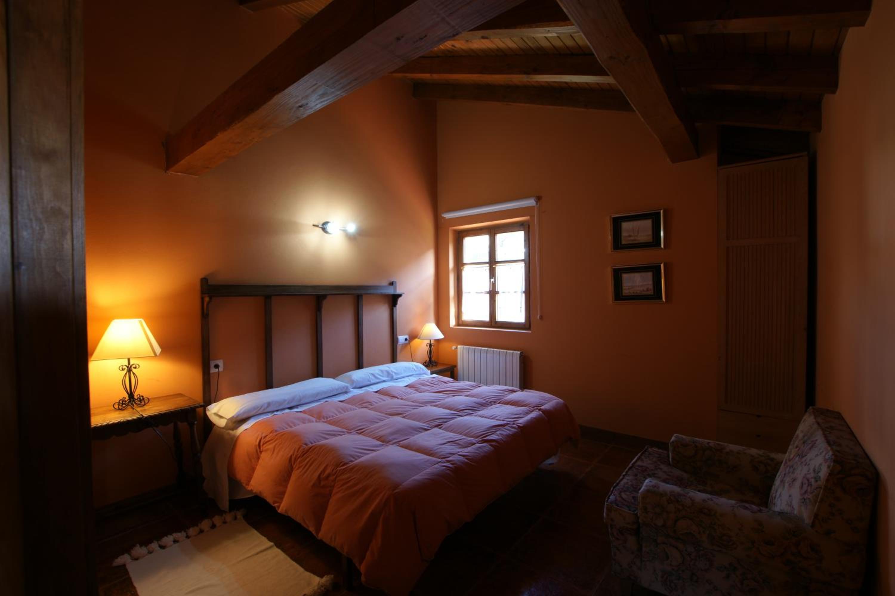 Two-Bedroom Apartment with View photo 2