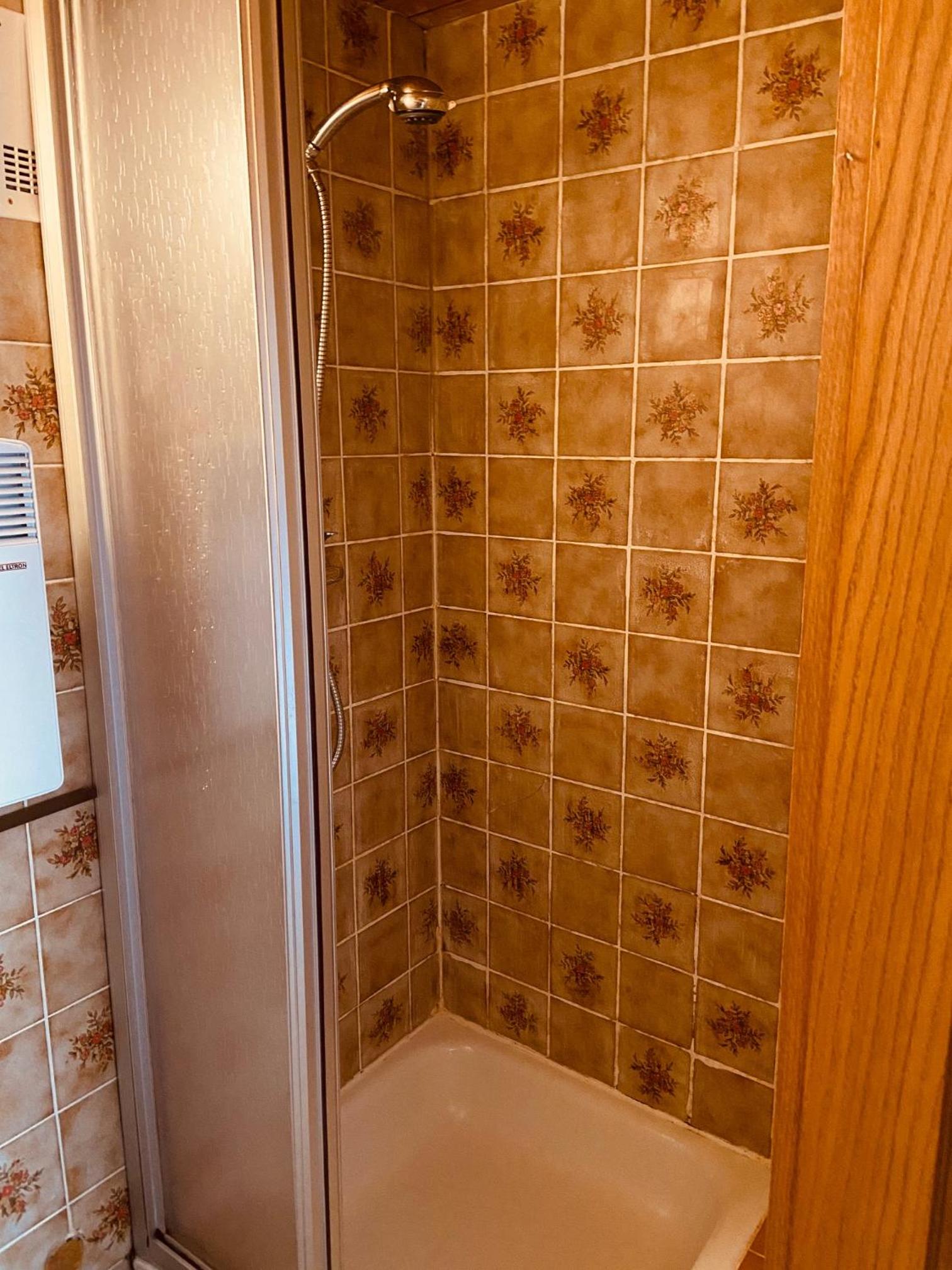 Double or Twin Room with Balcony - Photo 5
