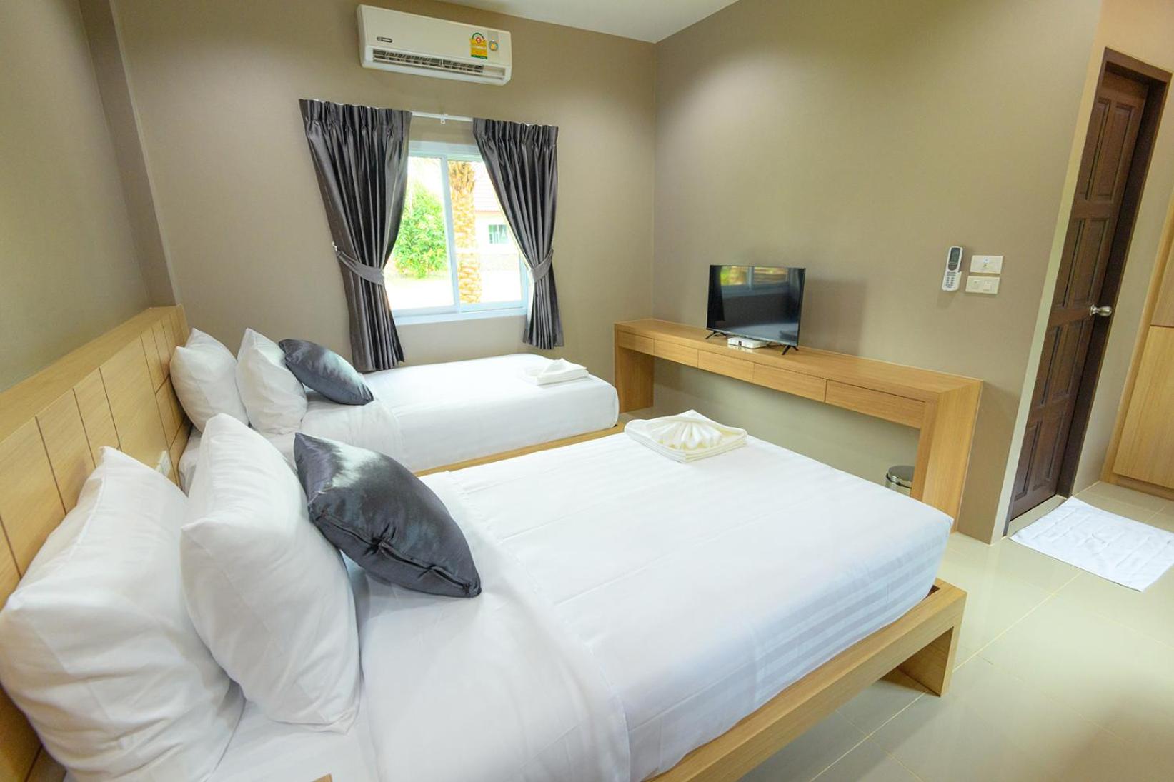 Standard Twin Room - Photo 5