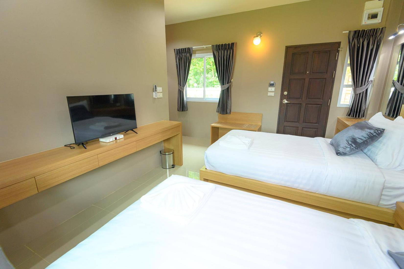 Standard Twin Room - Photo 3