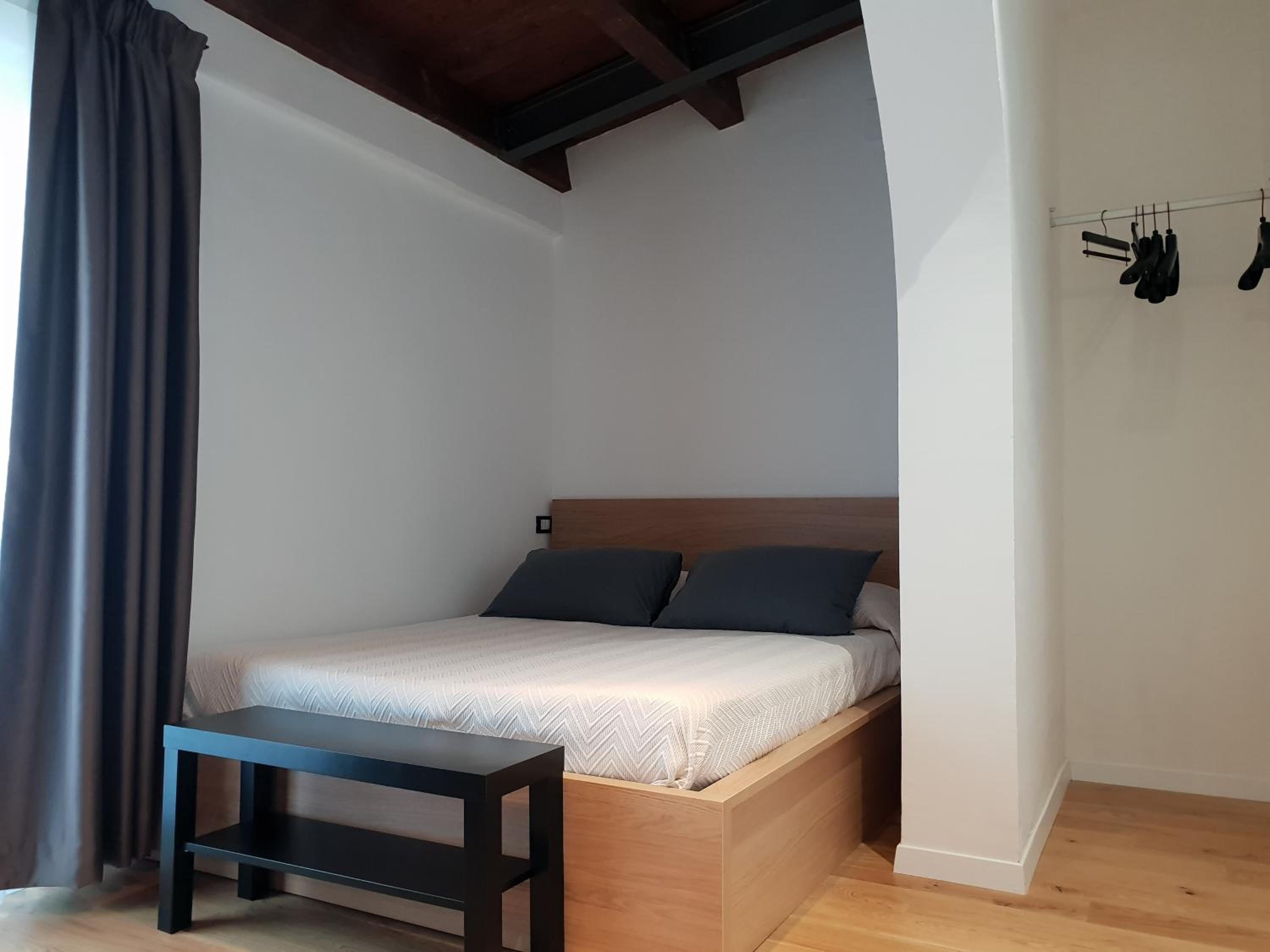 Double Room with Balcony - Photo 7