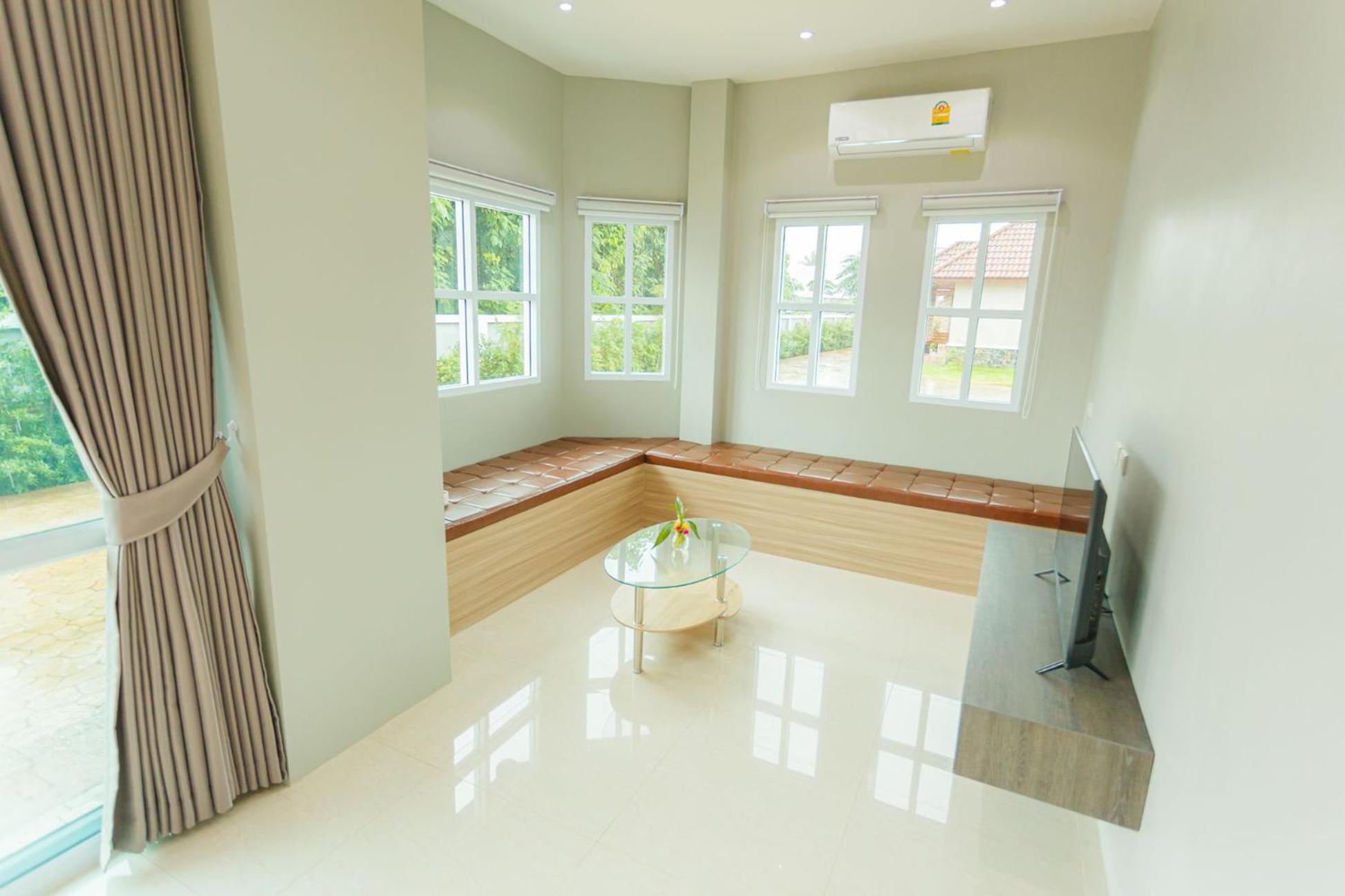 Deluxe Family Room - Photo 6