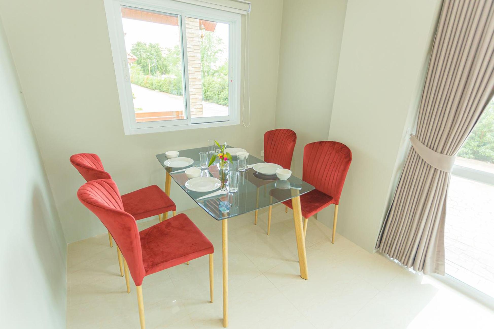 Deluxe Family Room - Photo 7