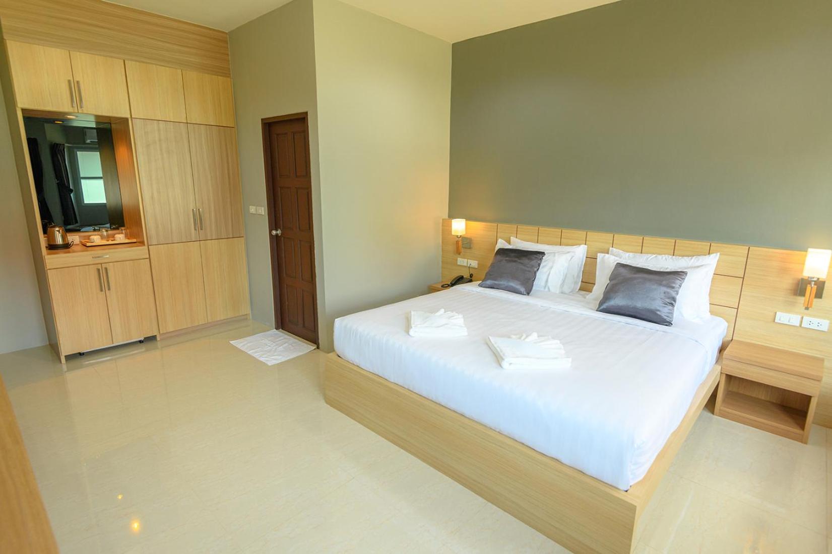 Deluxe Family Room - Photo 8