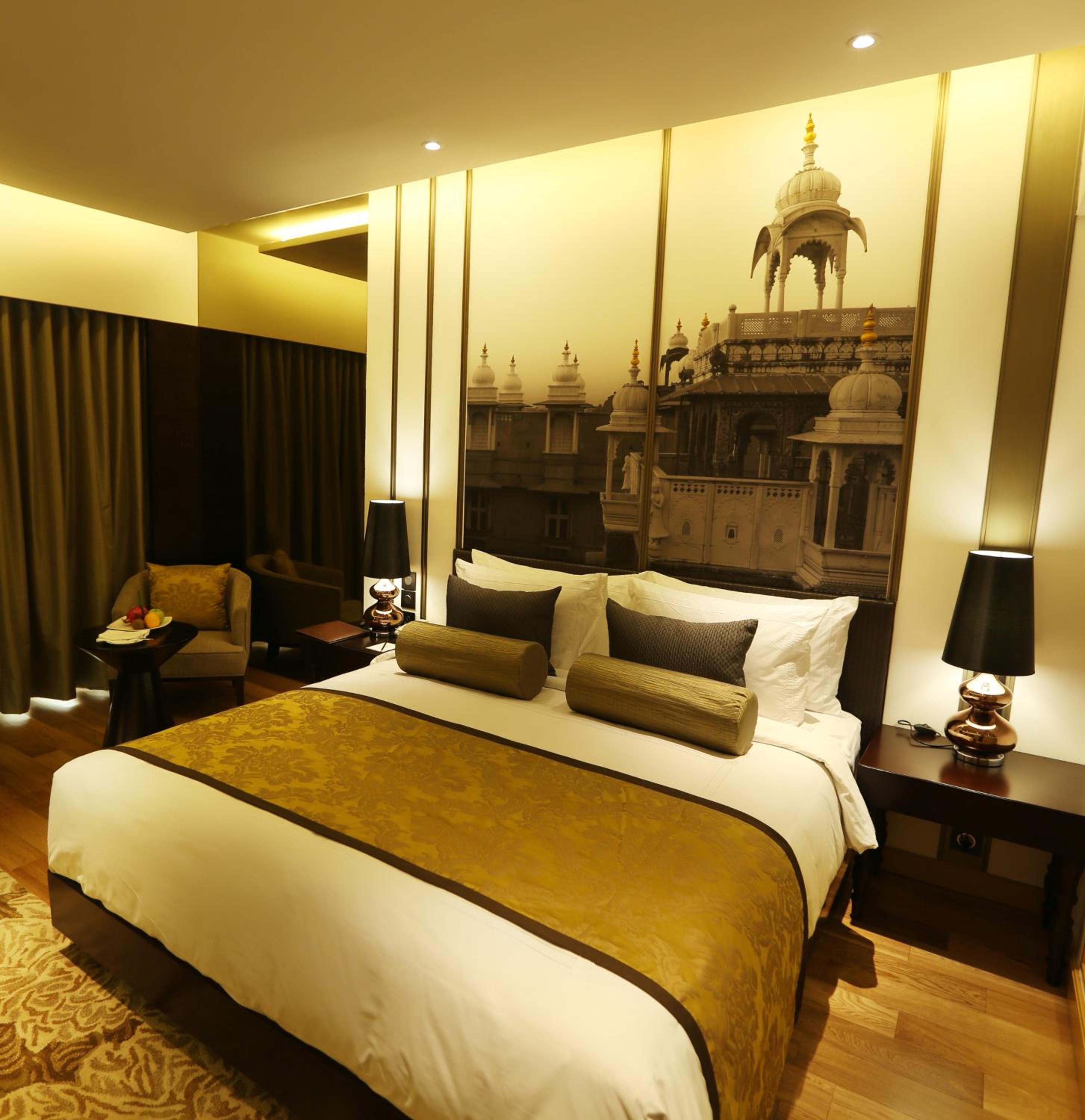 Superior King - 15% off on One-way Airport Transfers, Spa, Food & Beverage & Laundry