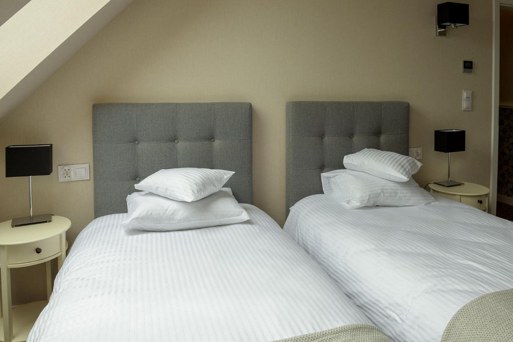 Standard Twin Room - Photo 1