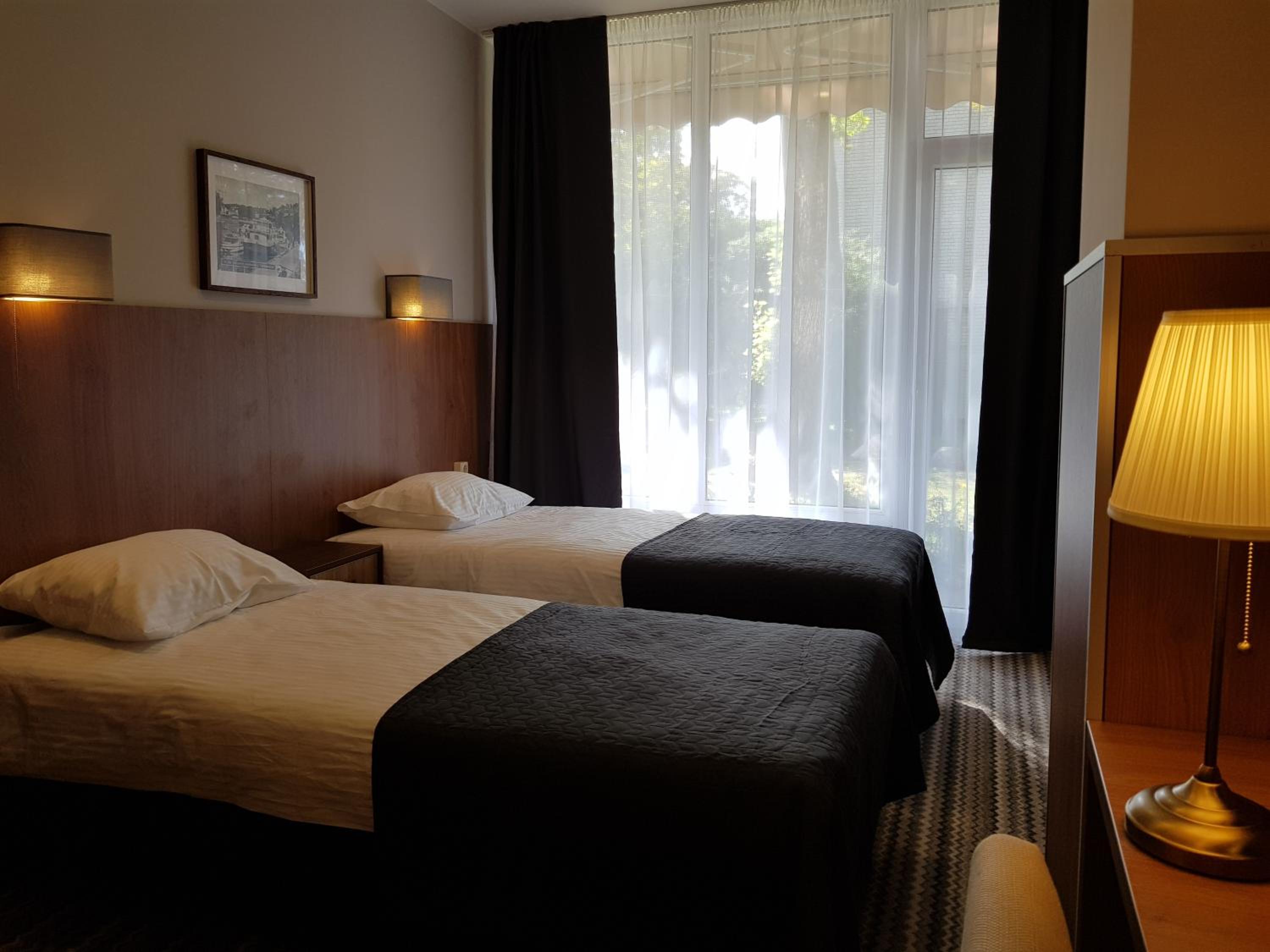 Twin Room with Terrace - Photo 7