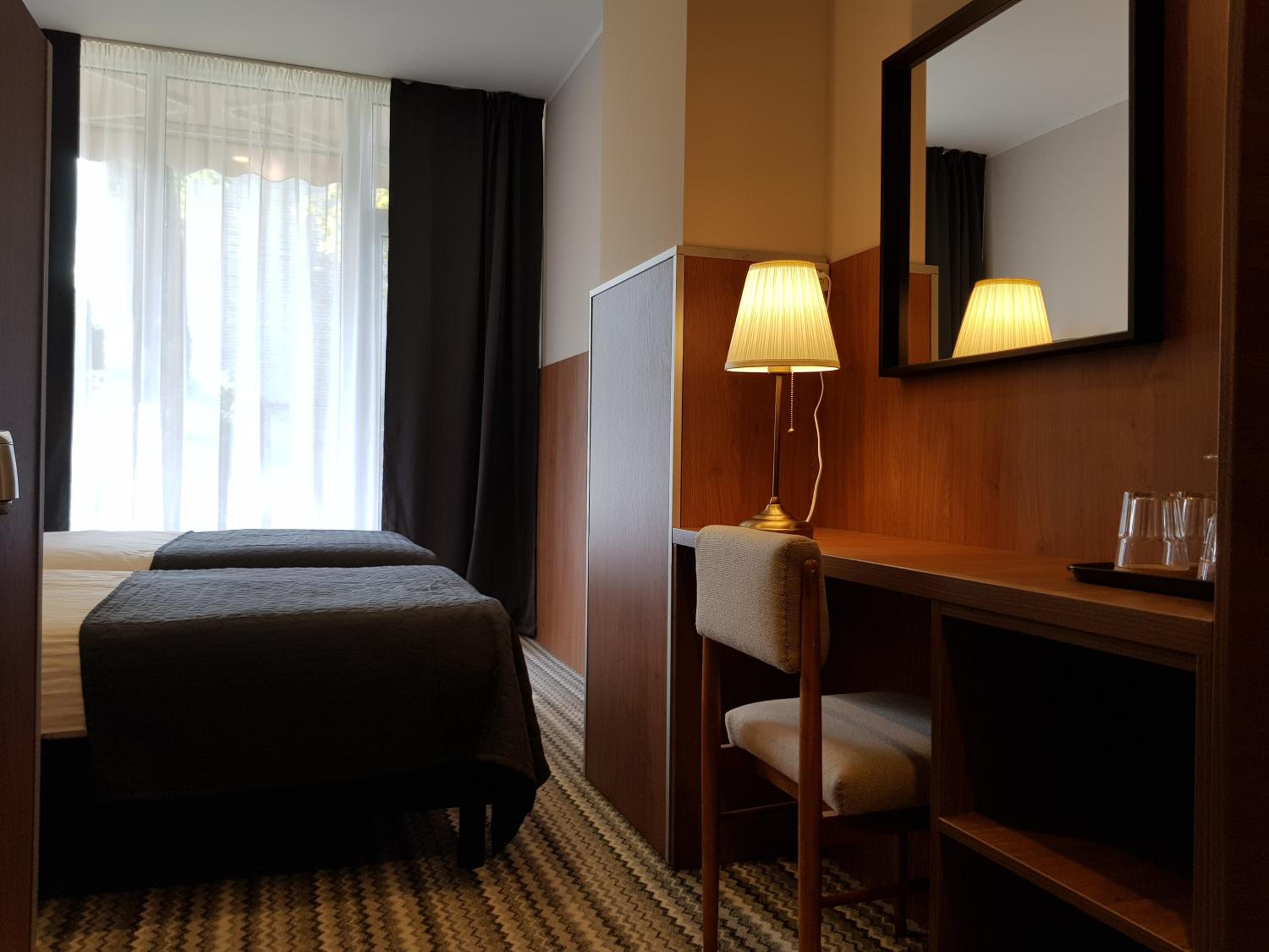 Twin Room with Terrace - Photo 4