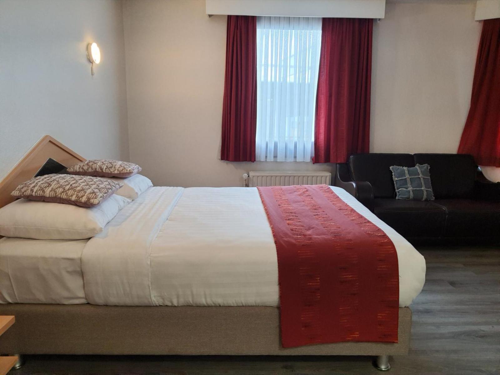 Deluxe Double Room photo 3